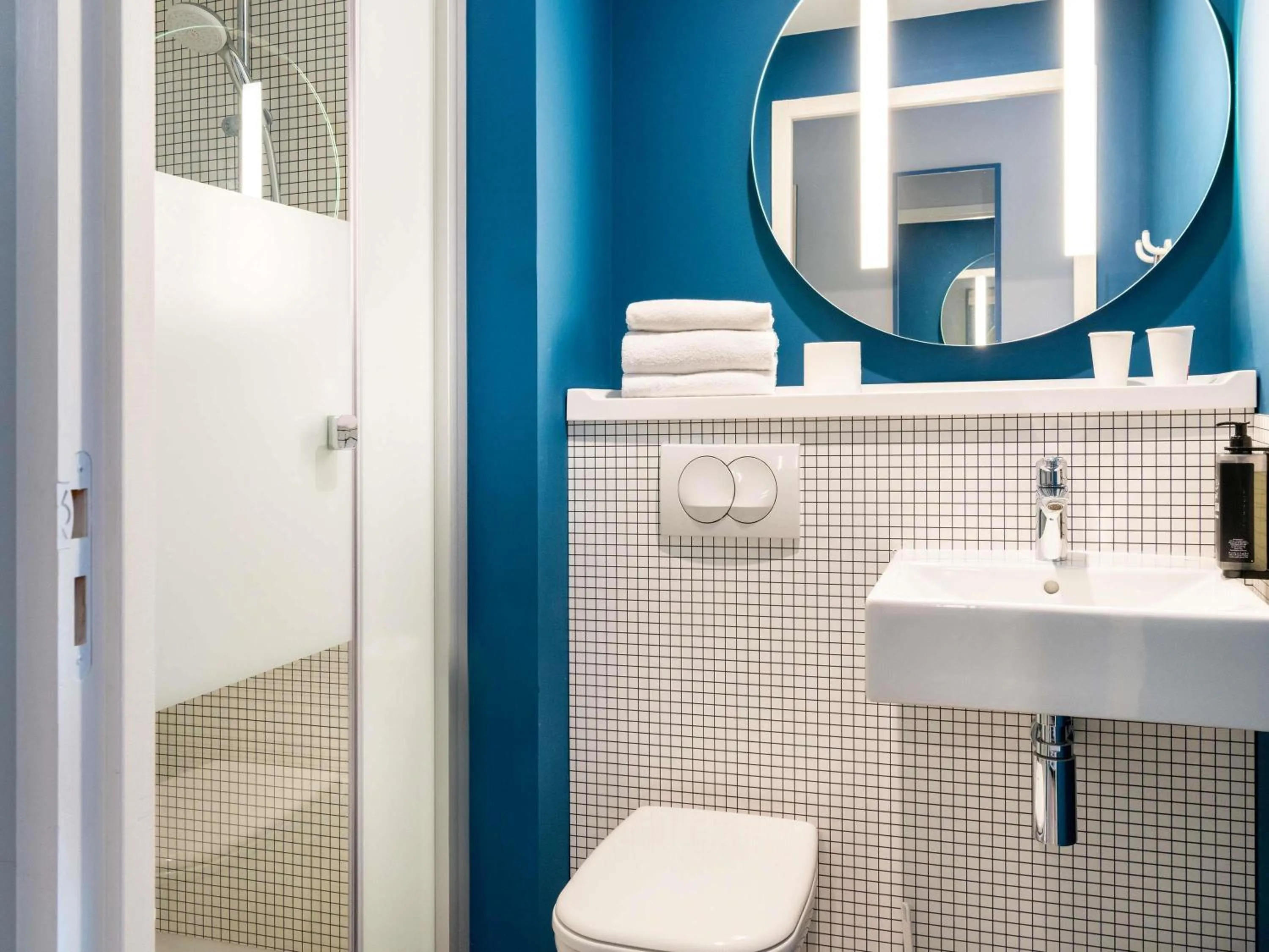 Bedroom in Hotel Ibis Budget Fecamp