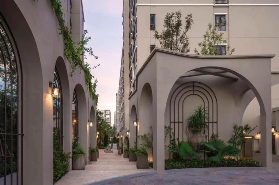 Property building in La Casita Huahin by Ying