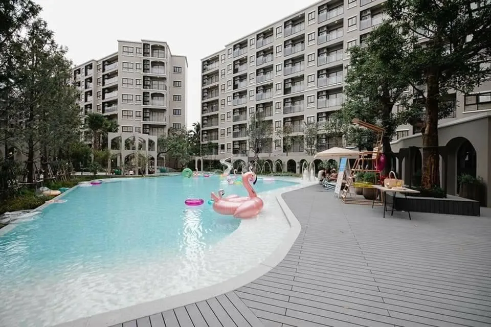 Property building in La Casita Huahin by Ying