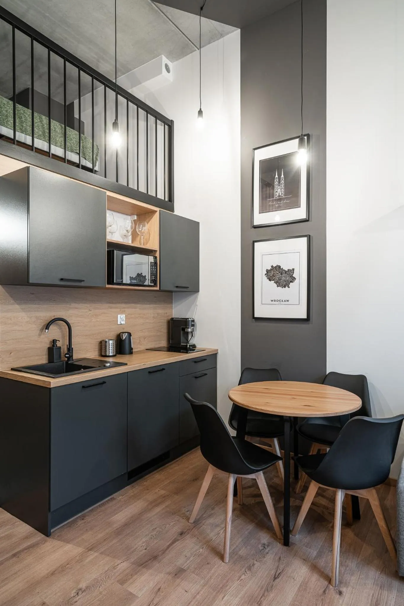 Kitchen or kitchenette in RentPlanet - Apartamenty Zarembowicza
