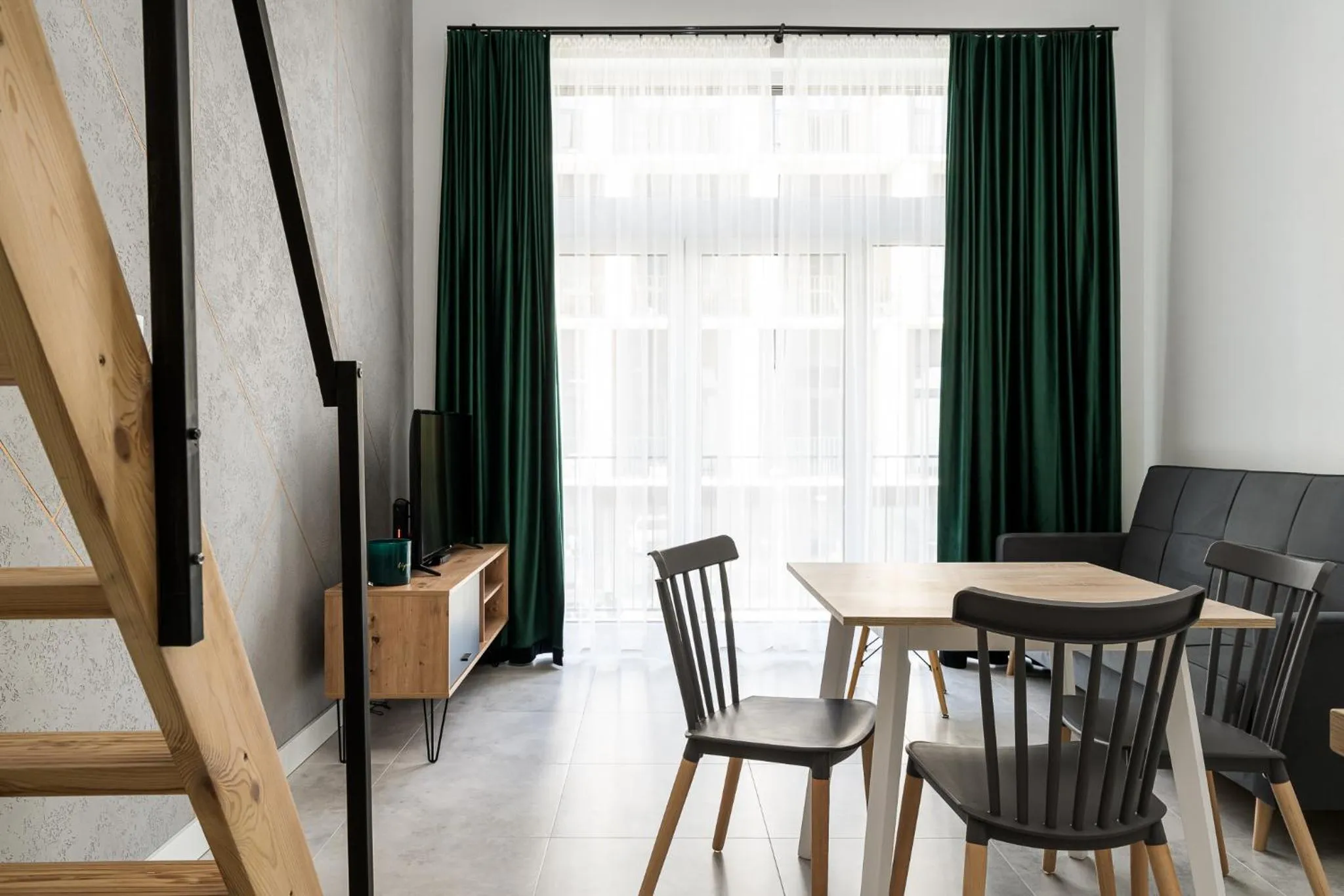 Living room in RentPlanet - Apartamenty Zarembowicza