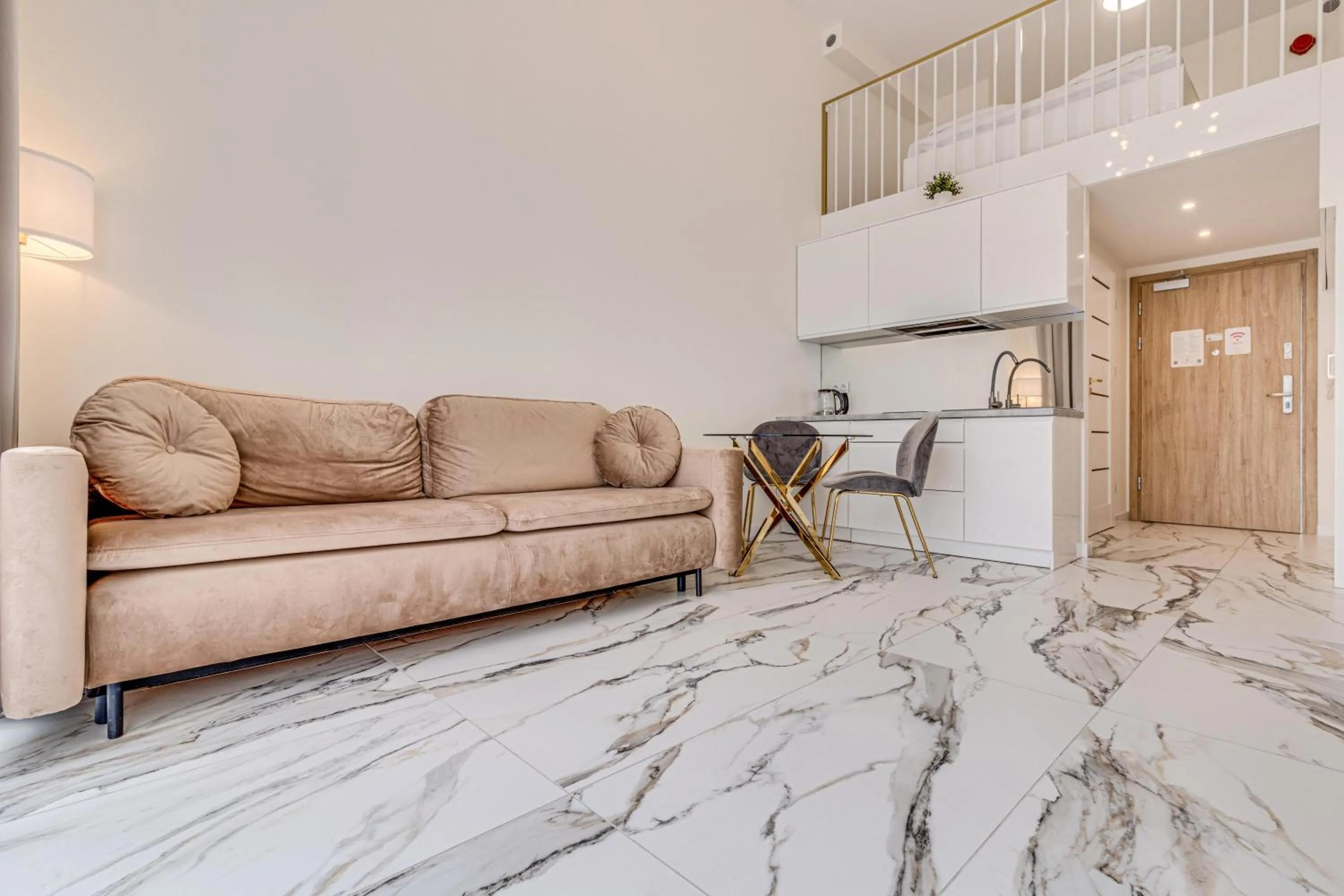 Kitchen or kitchenette in RentPlanet - Apartamenty Zarembowicza