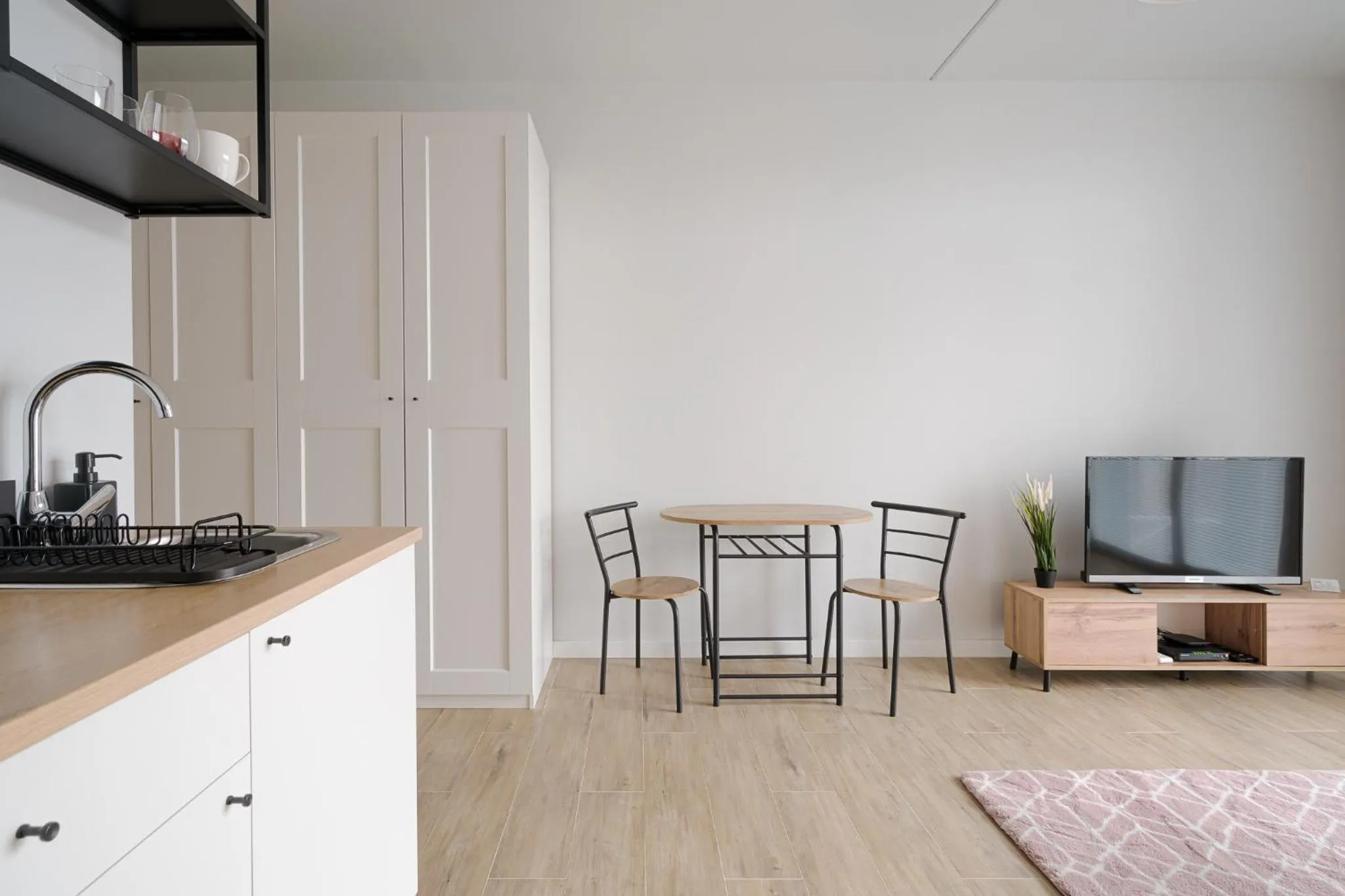 Kitchen or kitchenette in RentPlanet - Apartamenty Zarembowicza