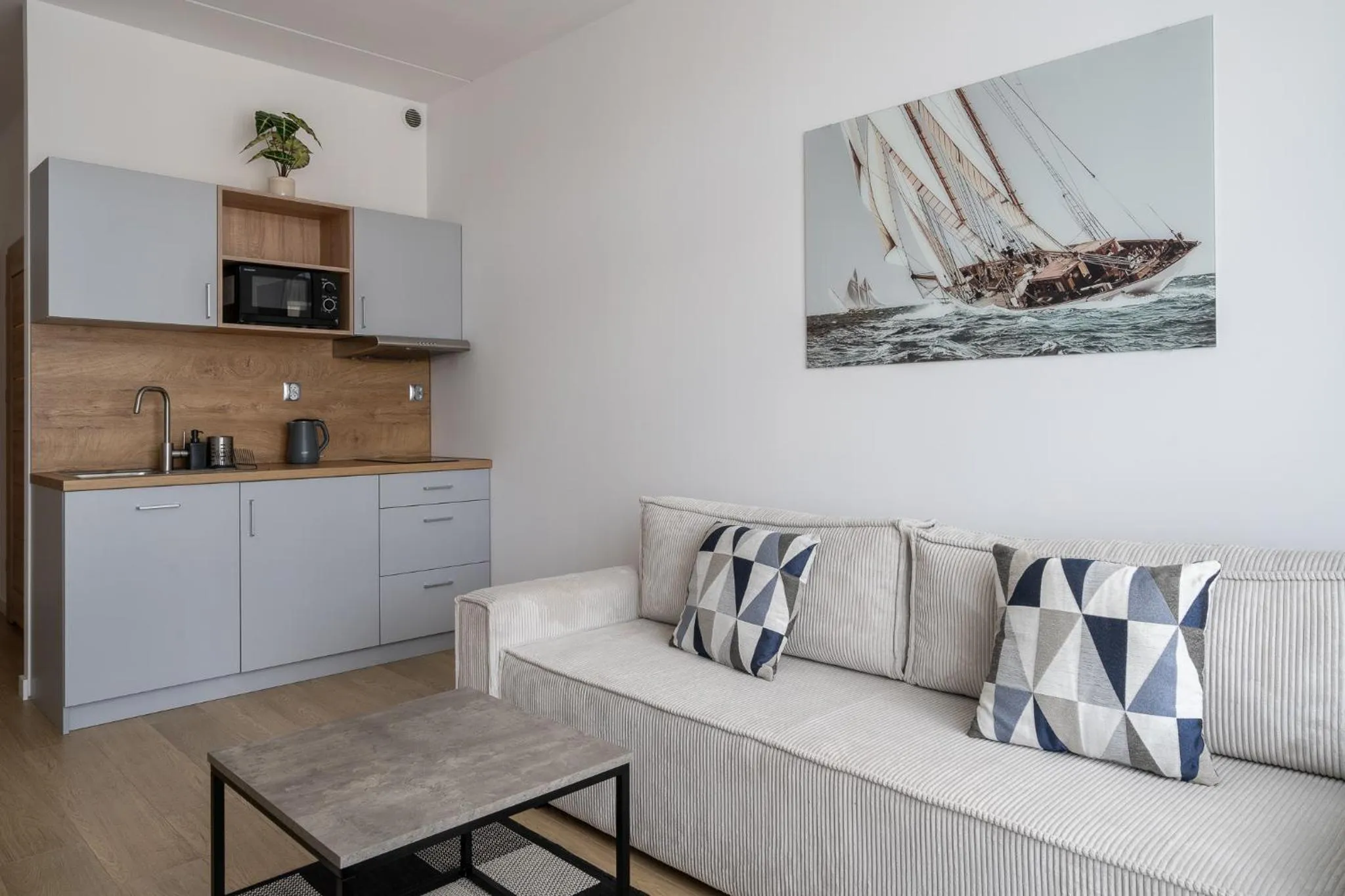 Kitchen or kitchenette in RentPlanet - Apartamenty Zarembowicza