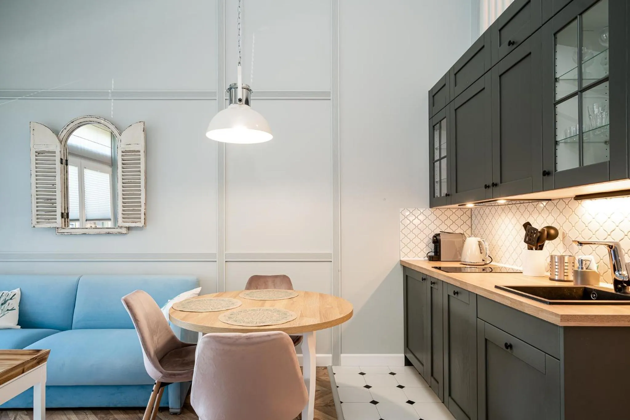 Kitchen or kitchenette in RentPlanet - Apartamenty Zarembowicza