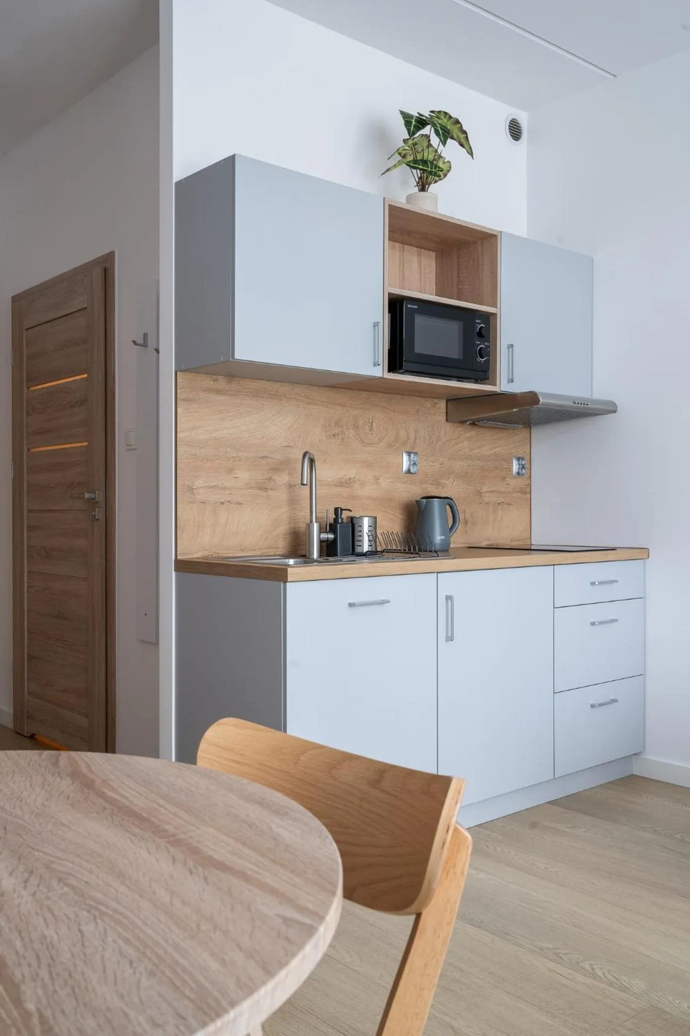 Kitchen or kitchenette in RentPlanet - Apartamenty Zarembowicza