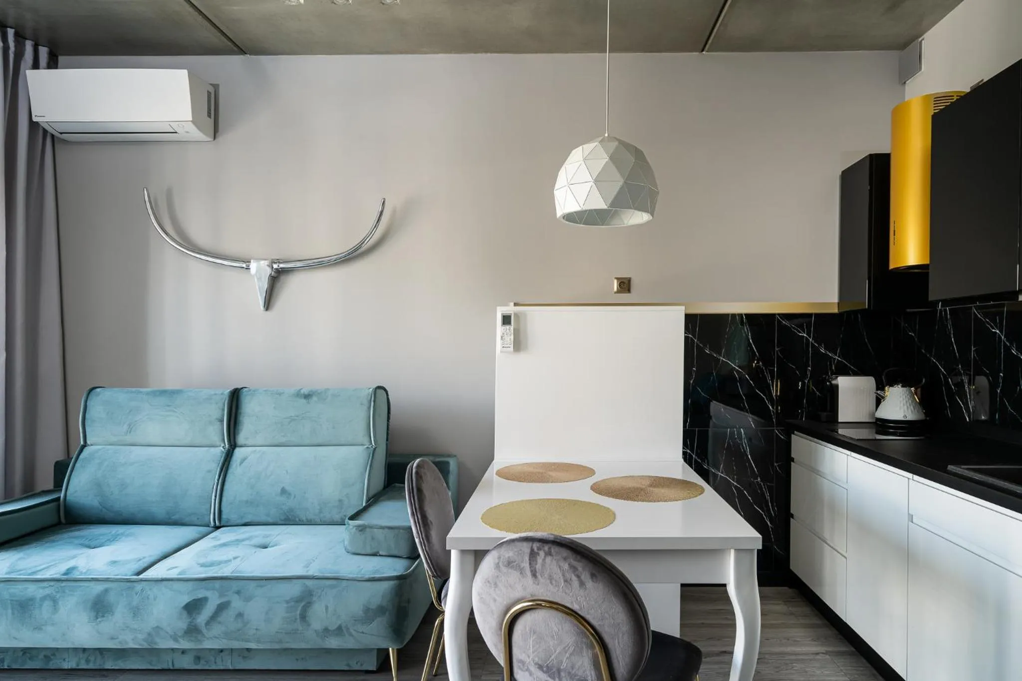 Living room in RentPlanet - Apartamenty Zarembowicza