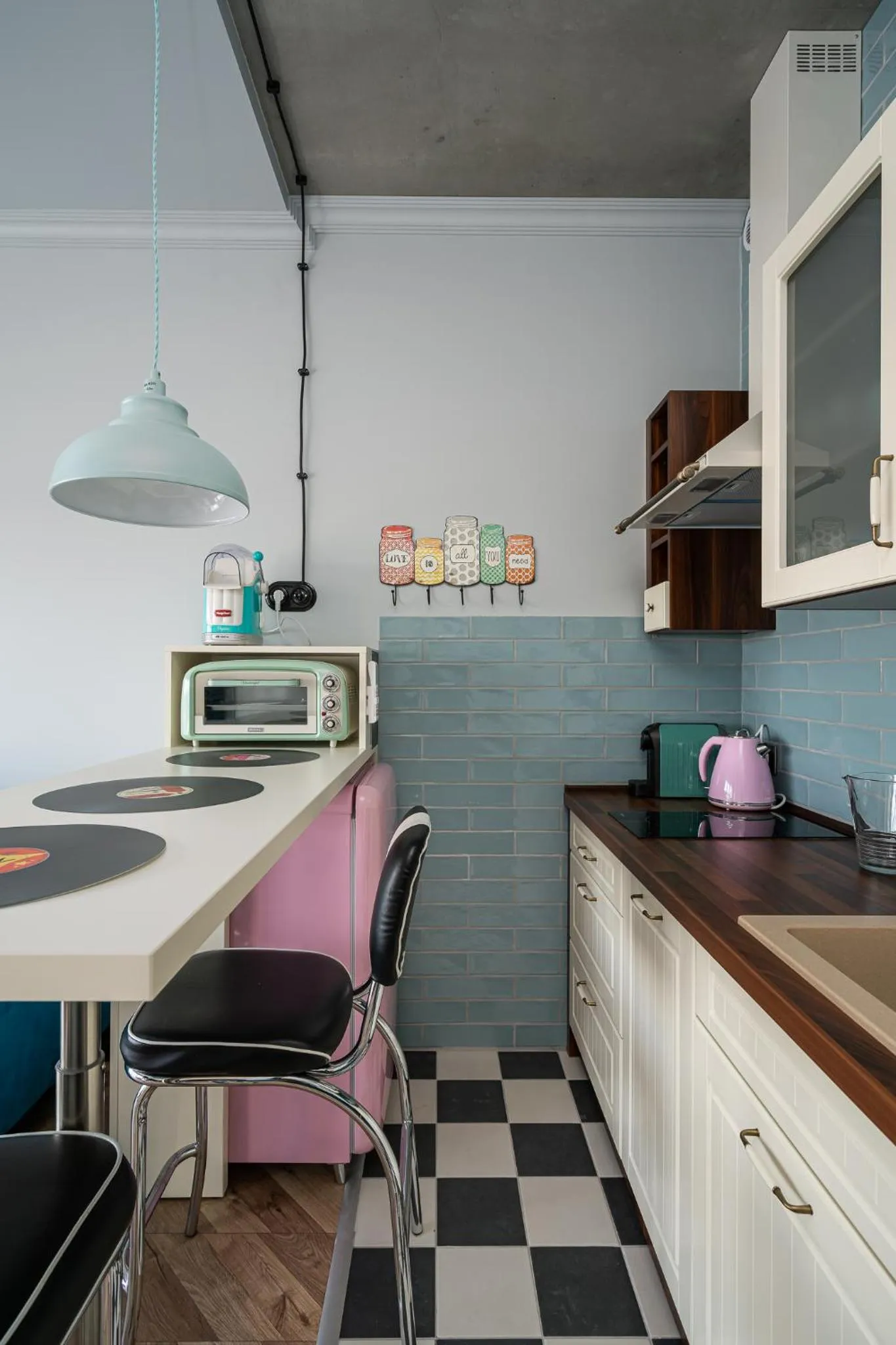 Kitchen or kitchenette in RentPlanet - Apartamenty Zarembowicza