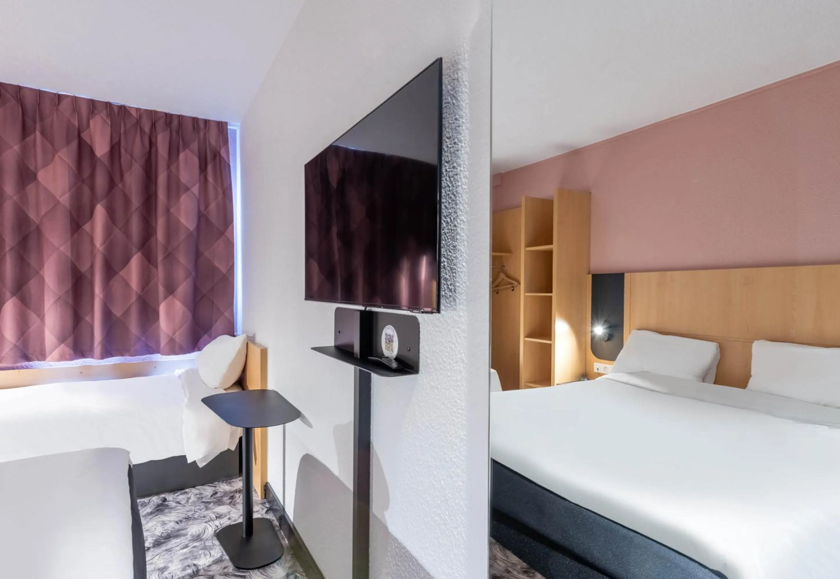 Bedroom, Bed in B&B HOTEL Amiens Centre Cathédrale