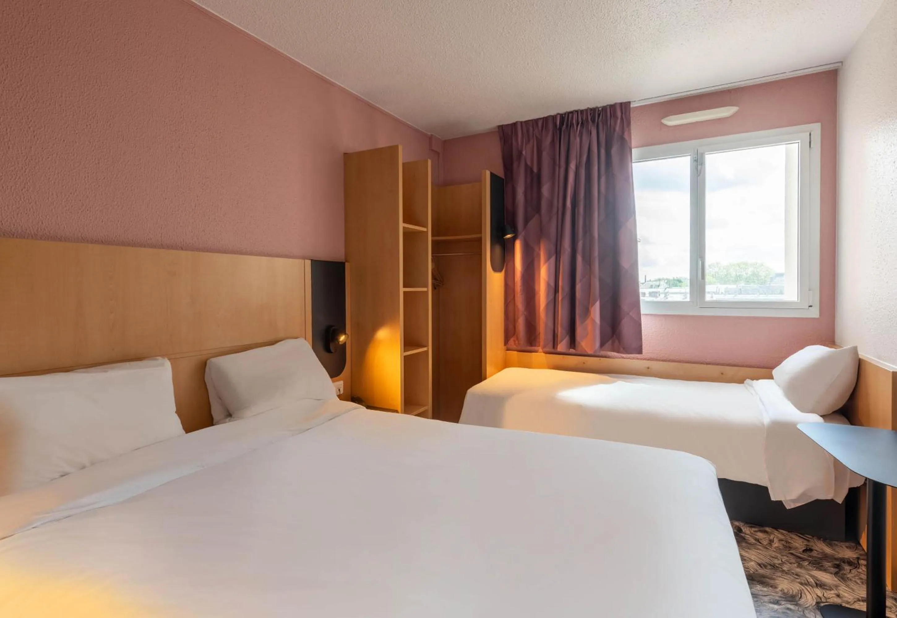 Bedroom, Bed in B&B HOTEL Amiens Centre Cathédrale