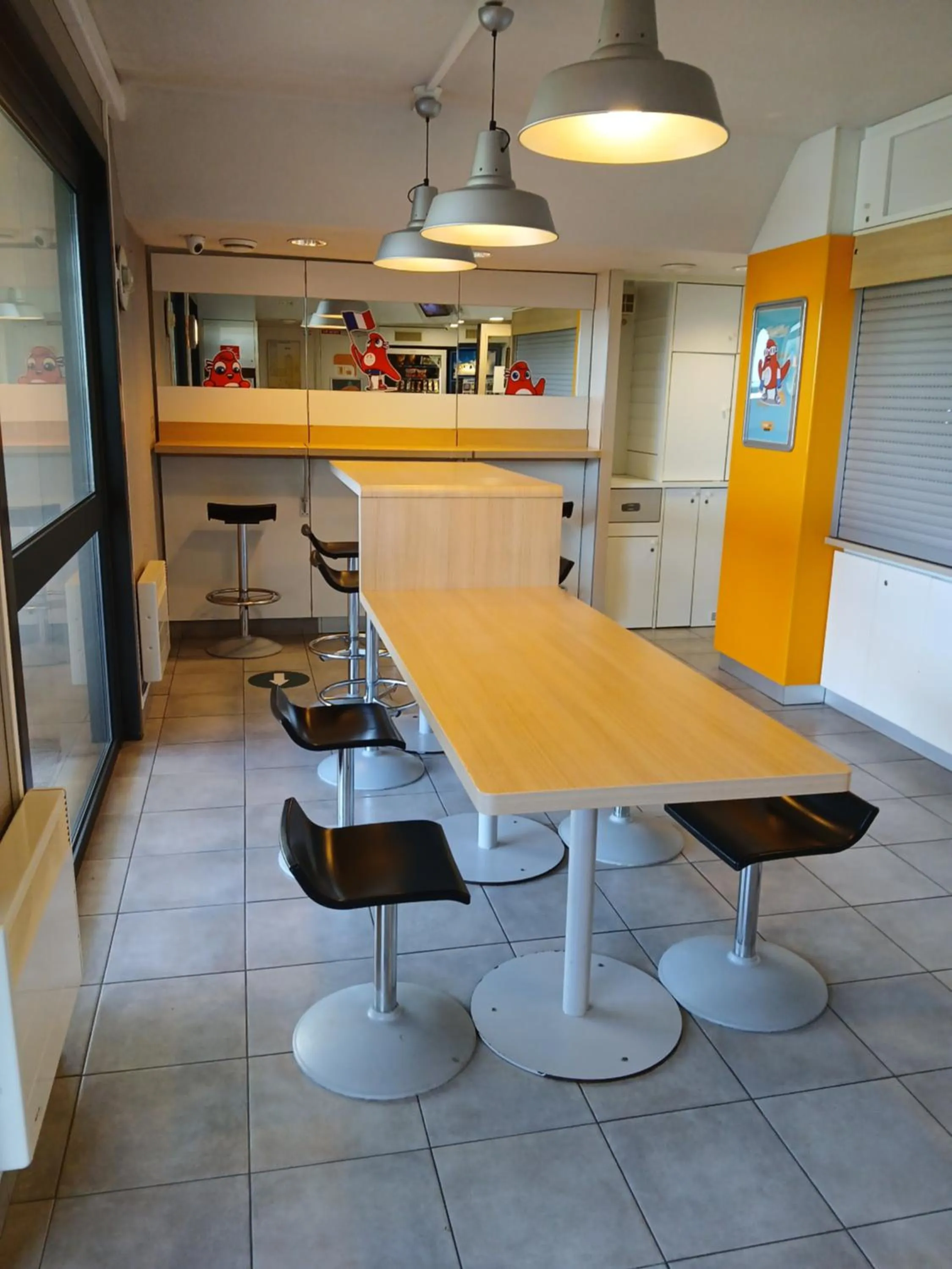 Breakfast in Unisotel Valenciennes EX-hôtel F1