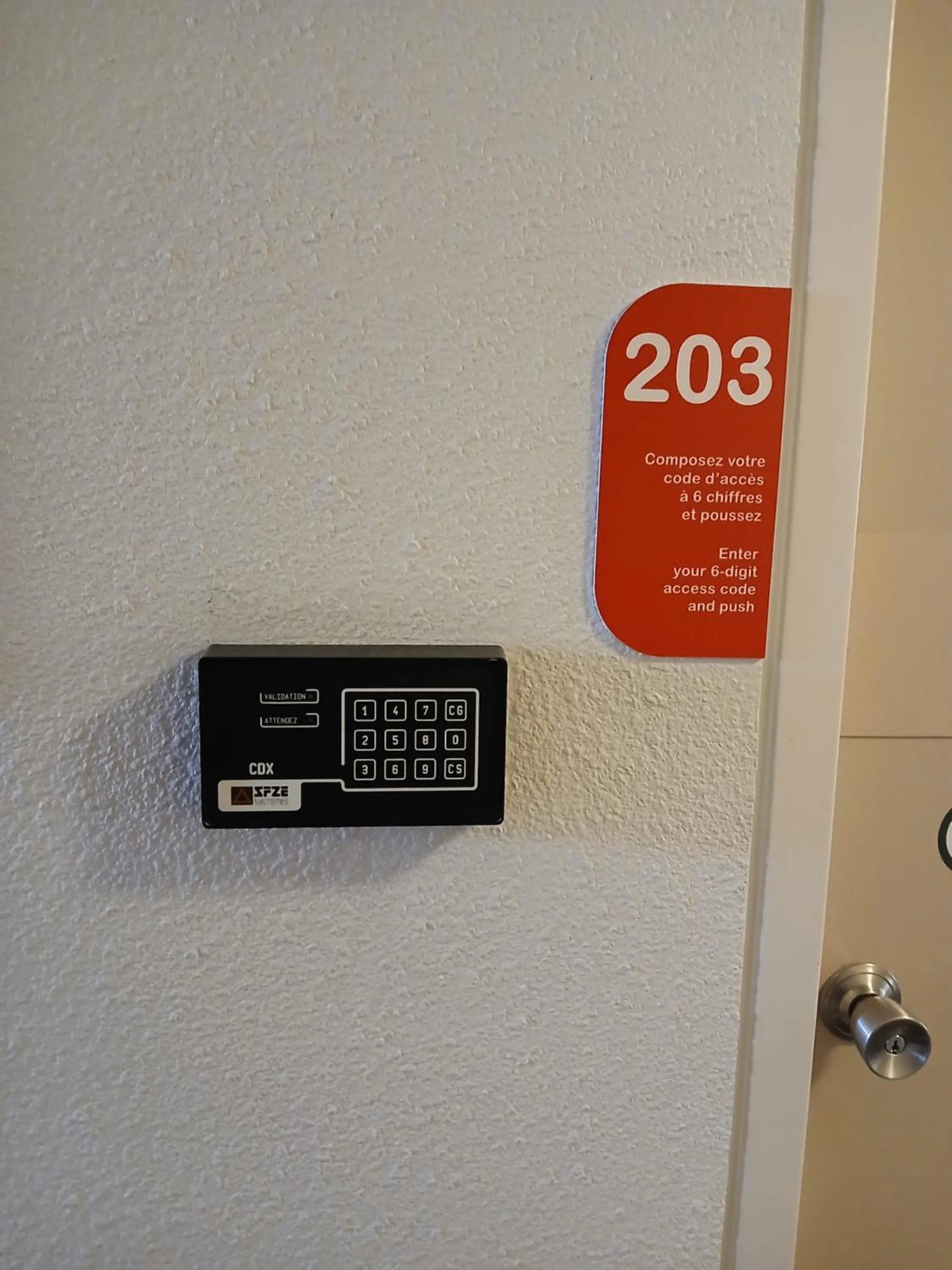 Bedroom in Unisotel Valenciennes EX-hôtel F1