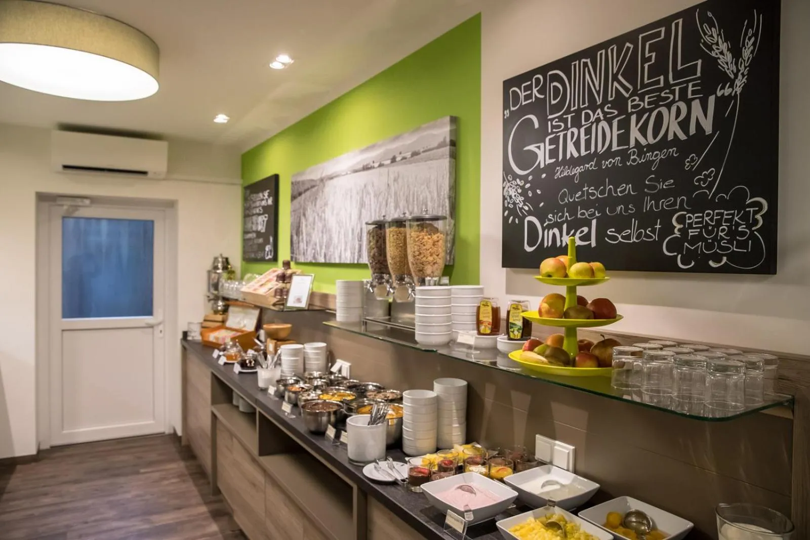 Restaurant/places to eat in Hotel Trapp