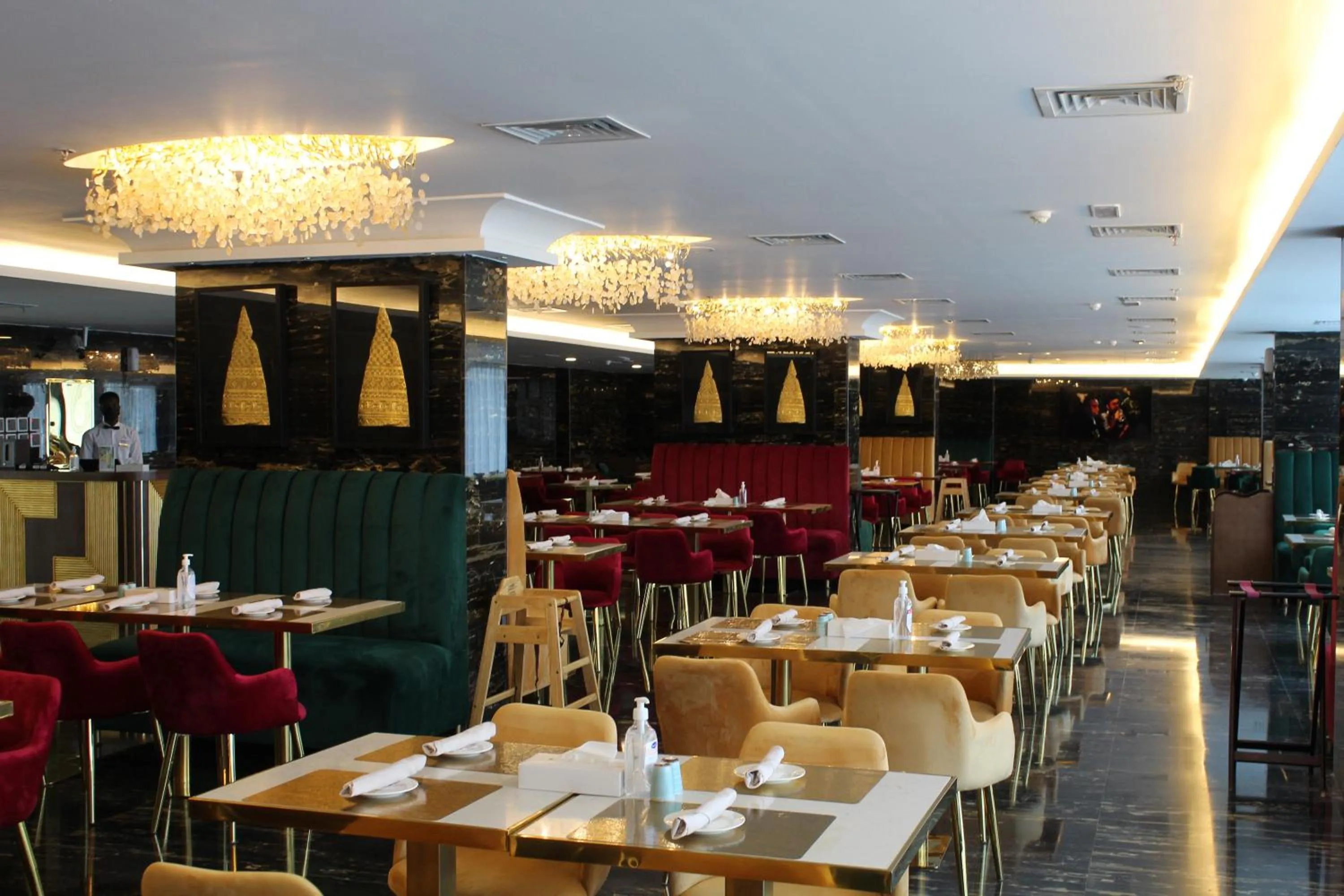 Restaurant/places to eat in Mirage Bab Al Bahr Hotel