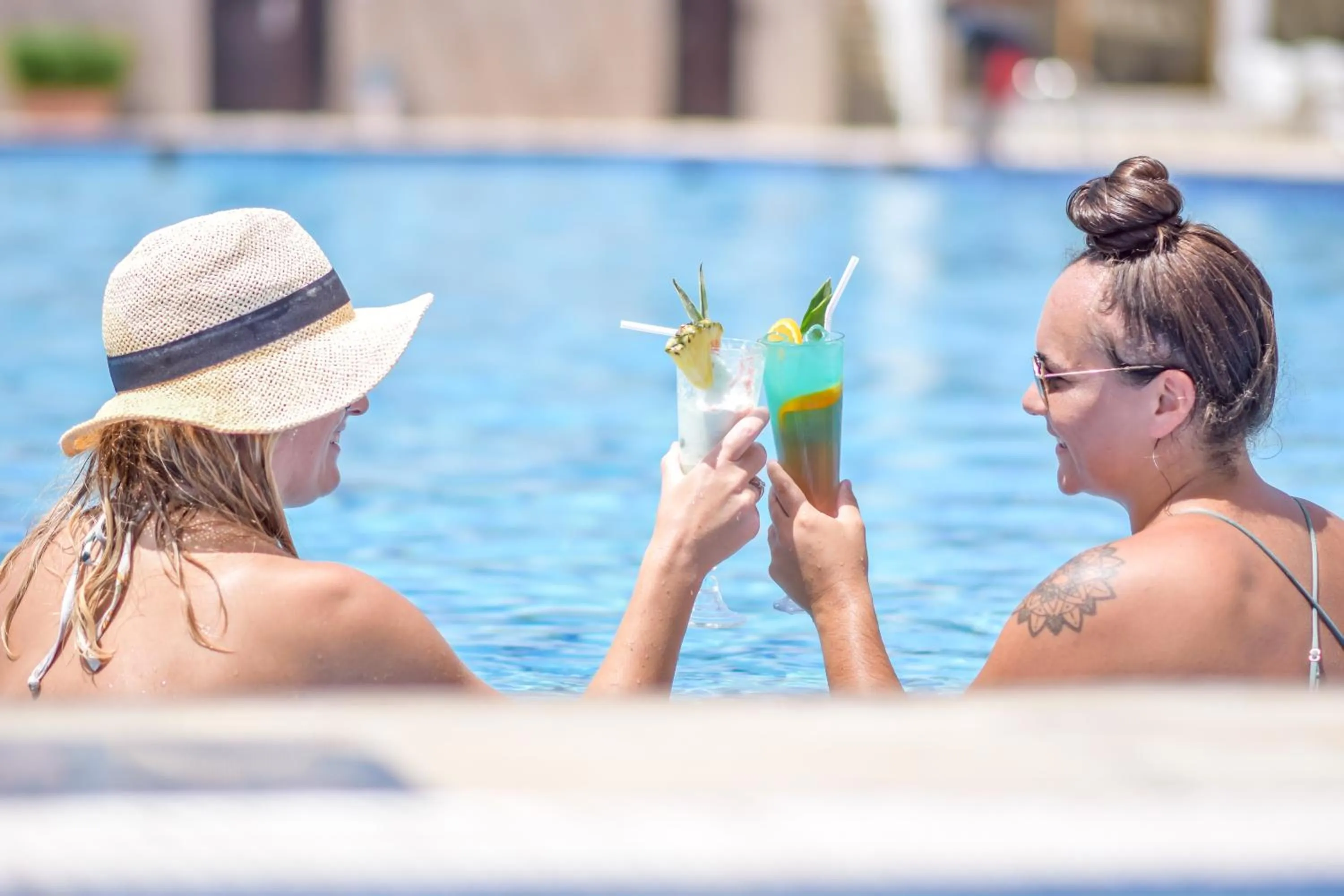 Swimming pool in Mirage Bab Al Bahr Hotel
