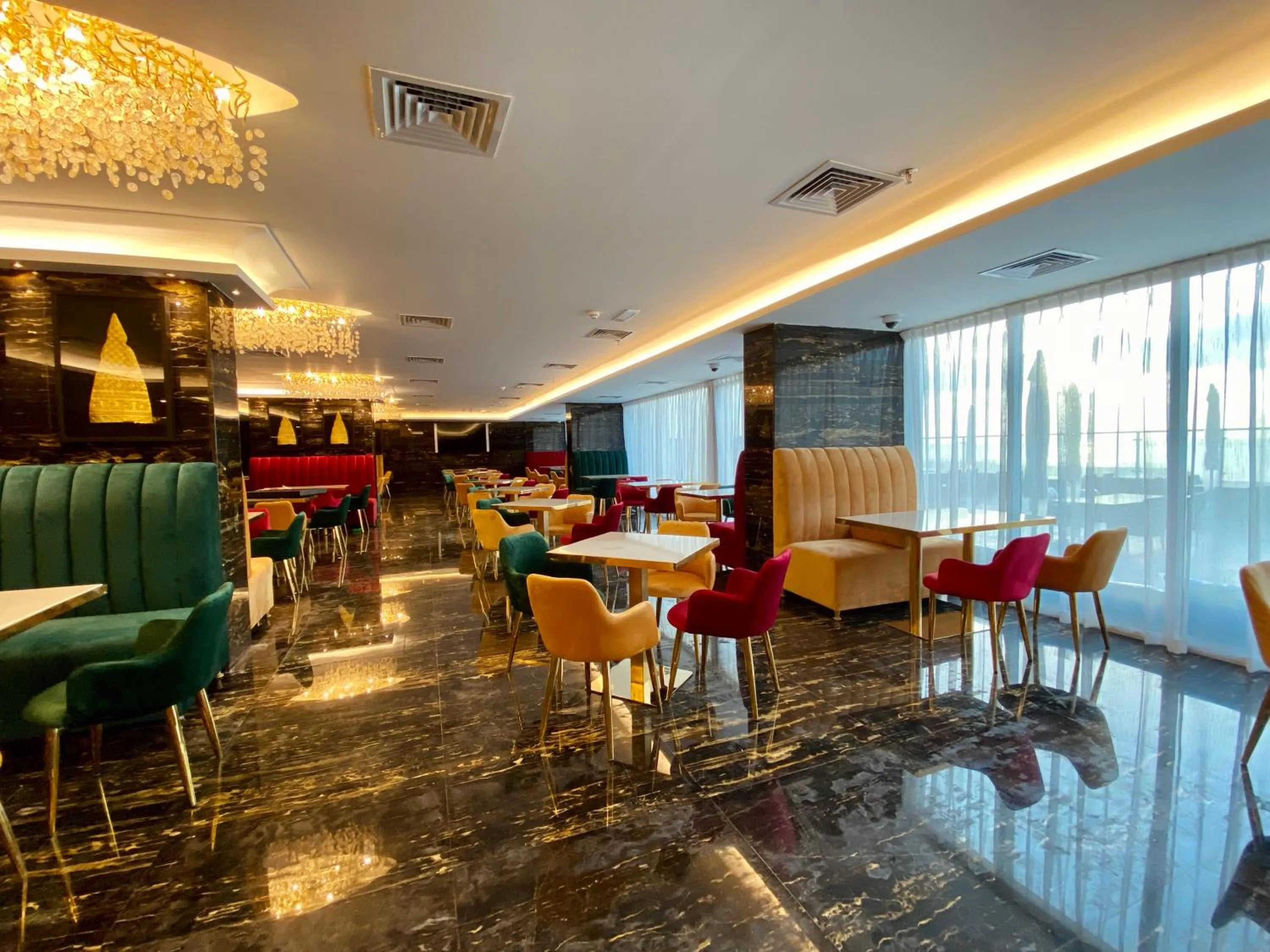 Restaurant/places to eat in Mirage Bab Al Bahr Hotel