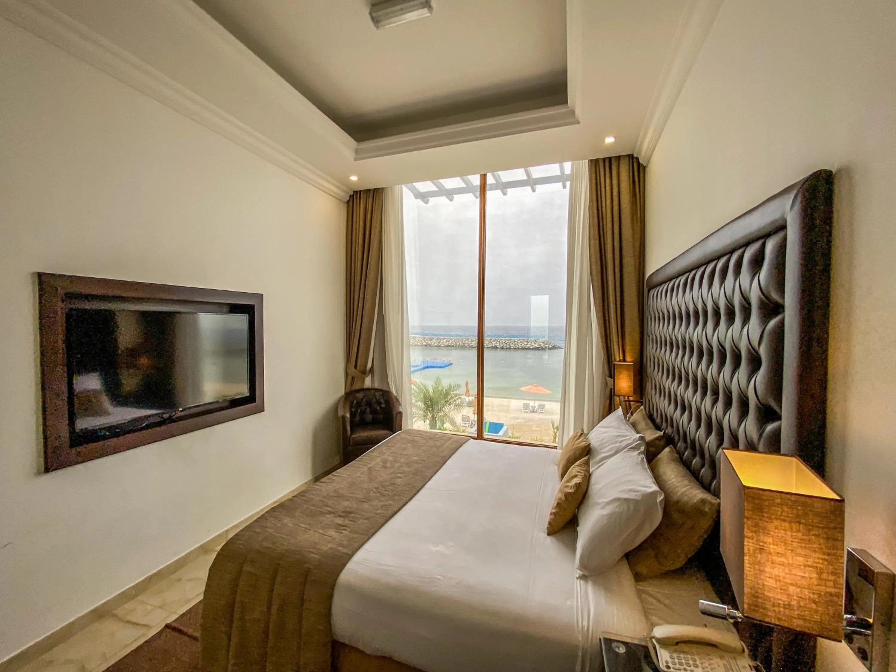 Bedroom, Bed in Mirage Bab Al Bahr Hotel