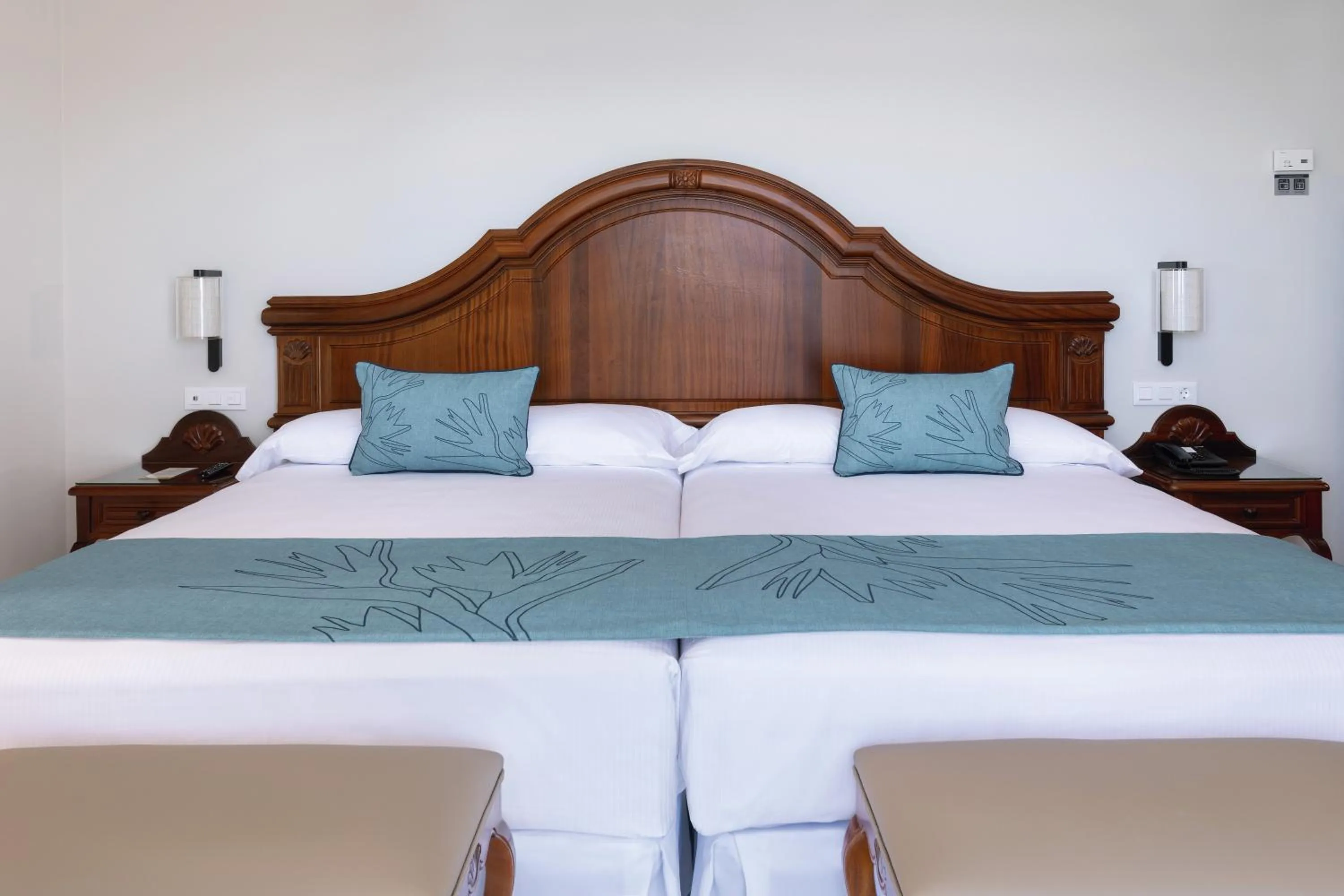 Bed in Hotel Riu Madeira - All Inclusive