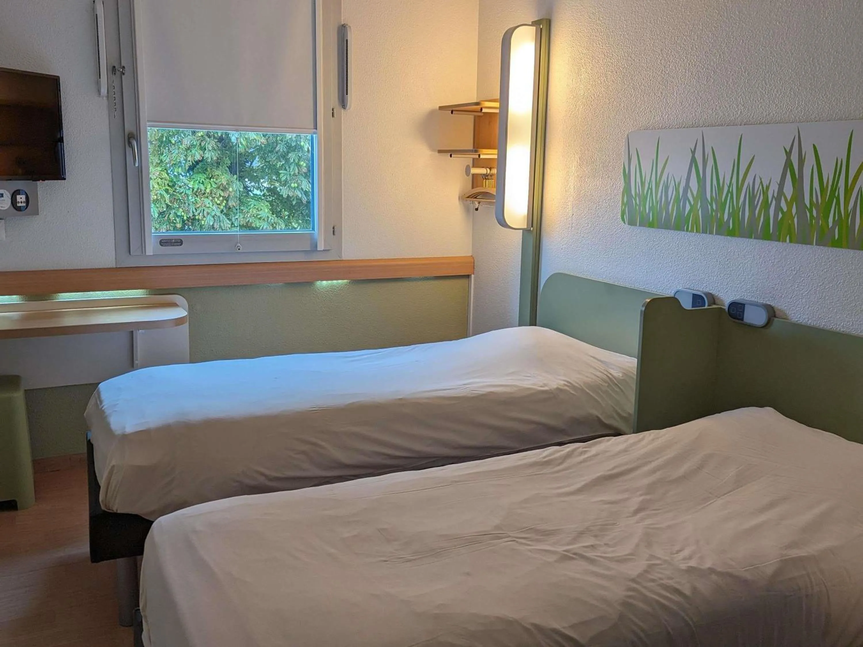 Bedroom, Bed in ibis budget Saint-Omer Centre