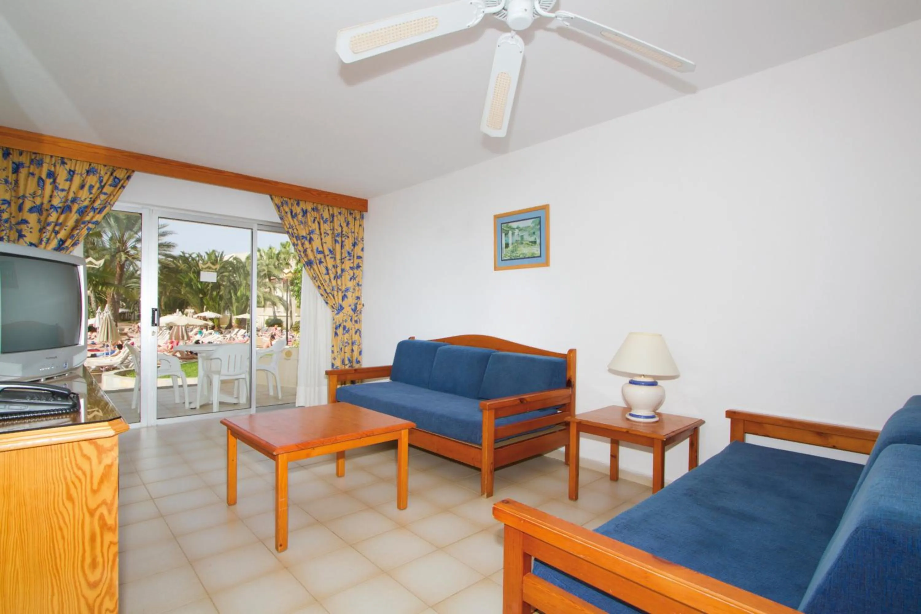 Living room in Hotel Riu Oliva Beach Resort - All Inclusive