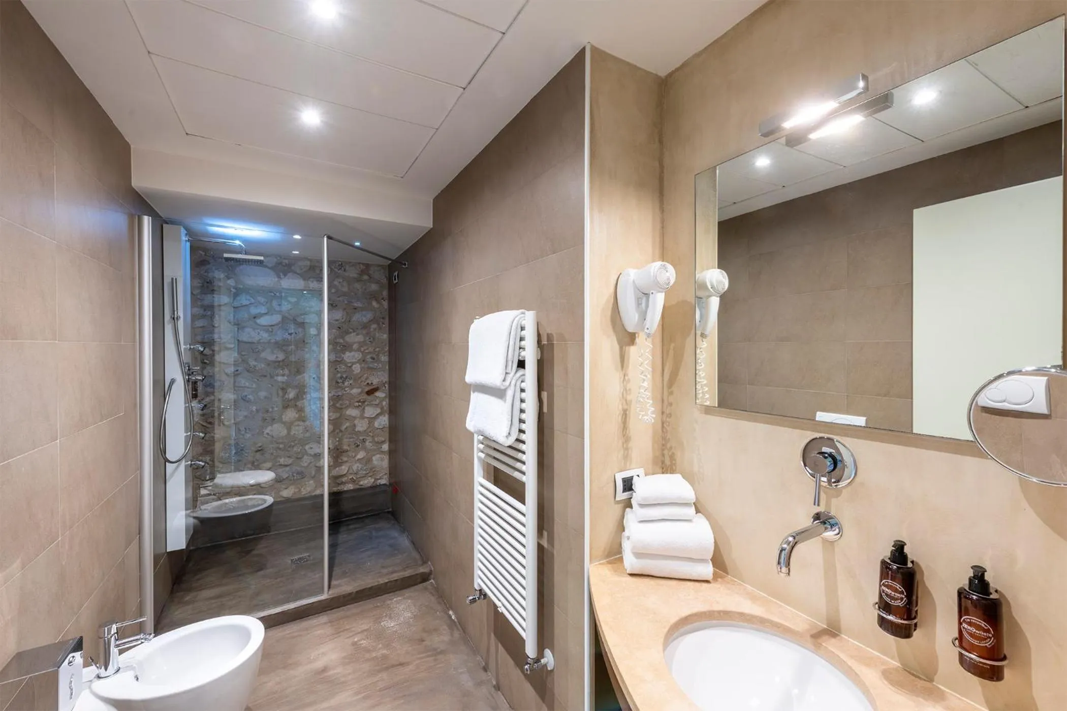 Bathroom in Hotel Villa I Pini