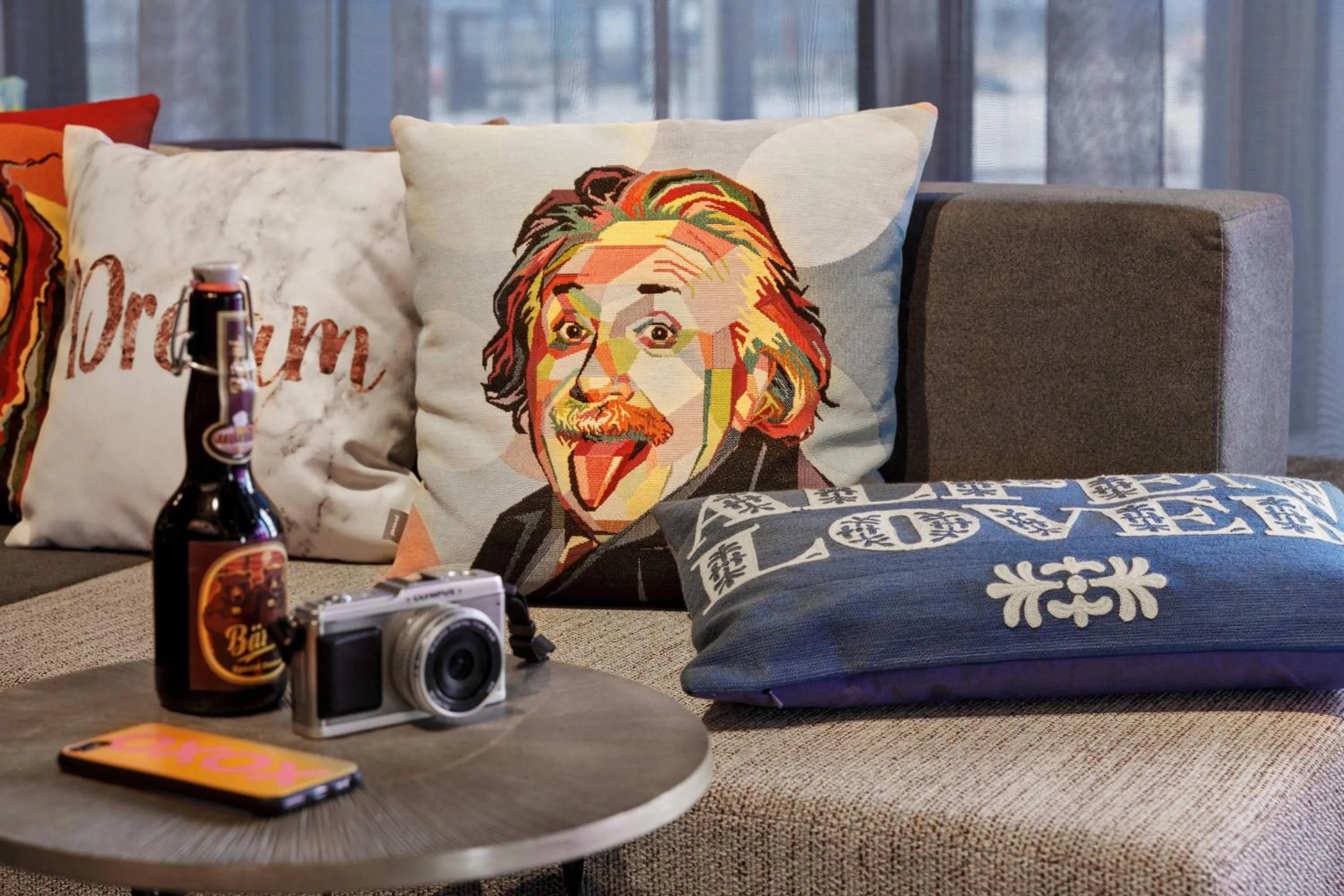 Living room, Bed in Moxy Bern Expo