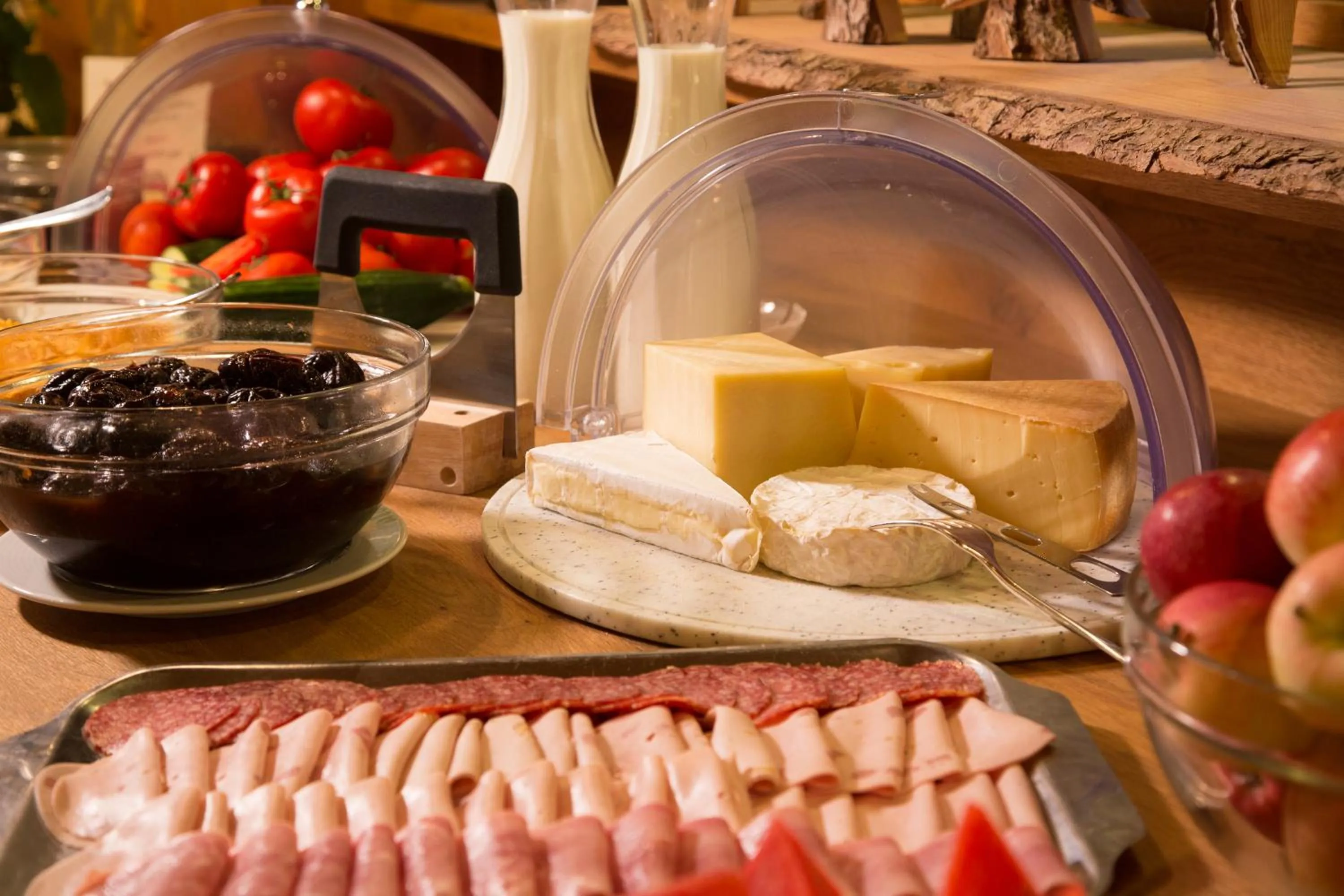 Buffet breakfast in Hotel Hirschen - Grindelwald