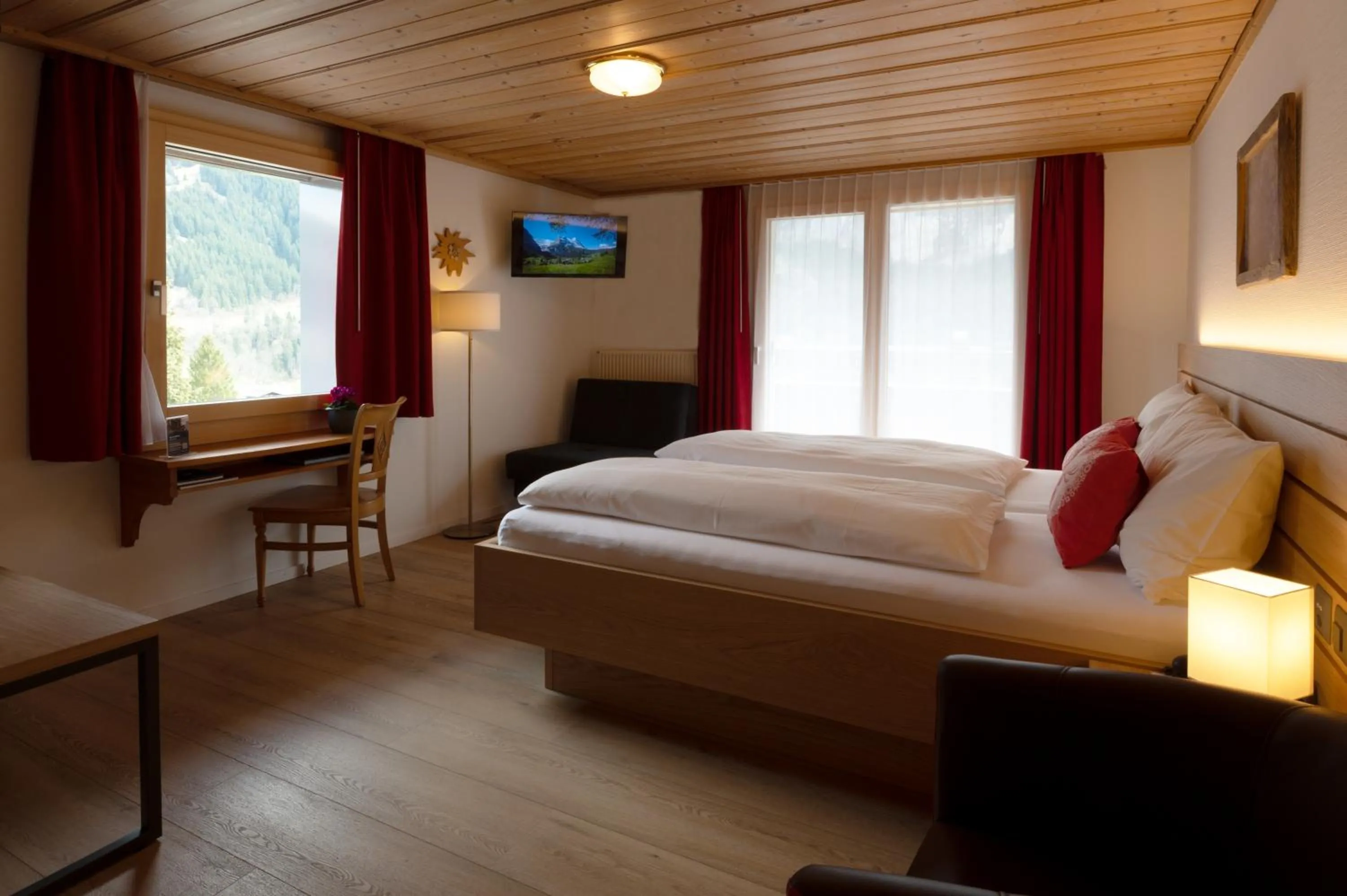 Bed in Hotel Hirschen - Grindelwald