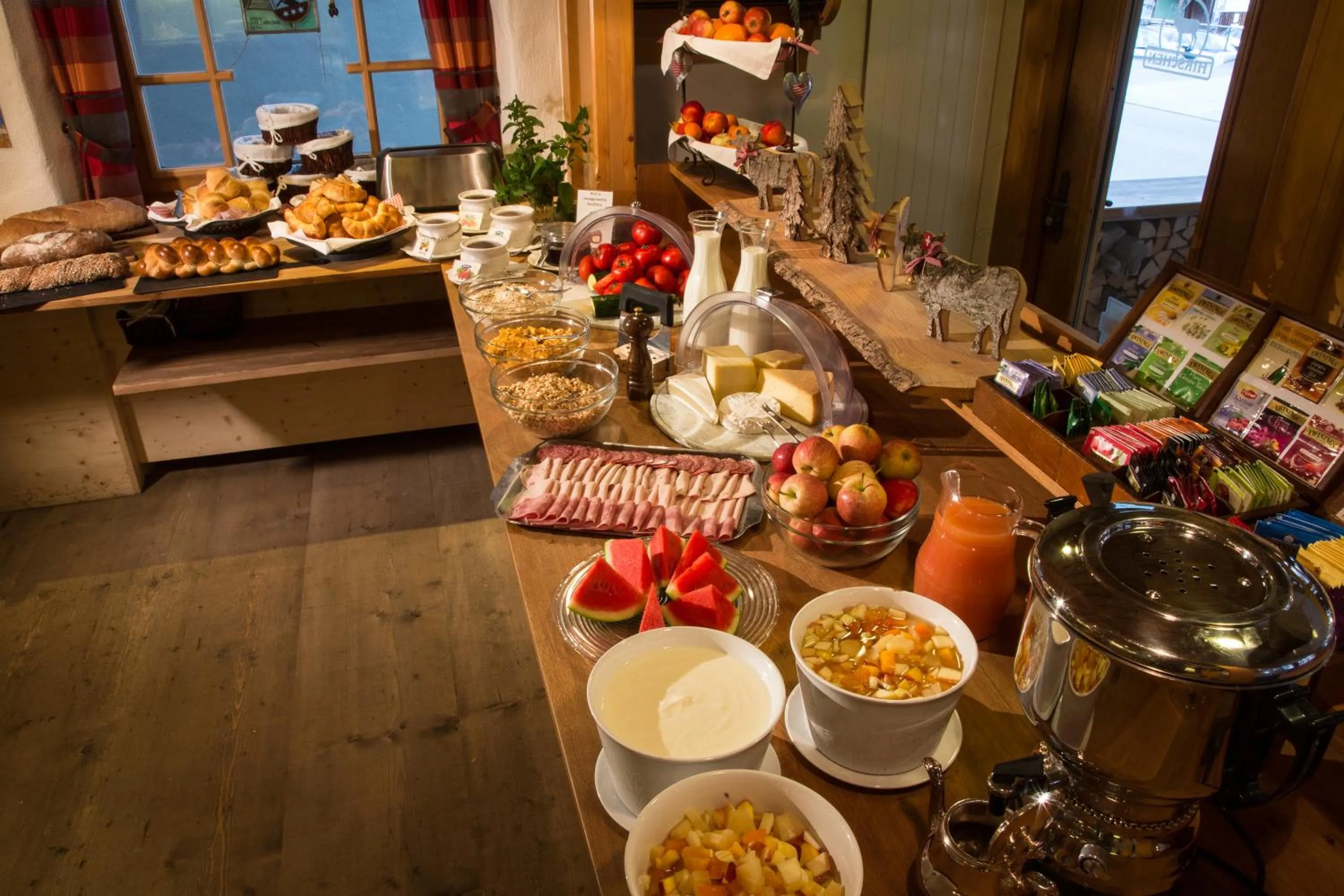 Buffet breakfast in Hotel Hirschen - Grindelwald