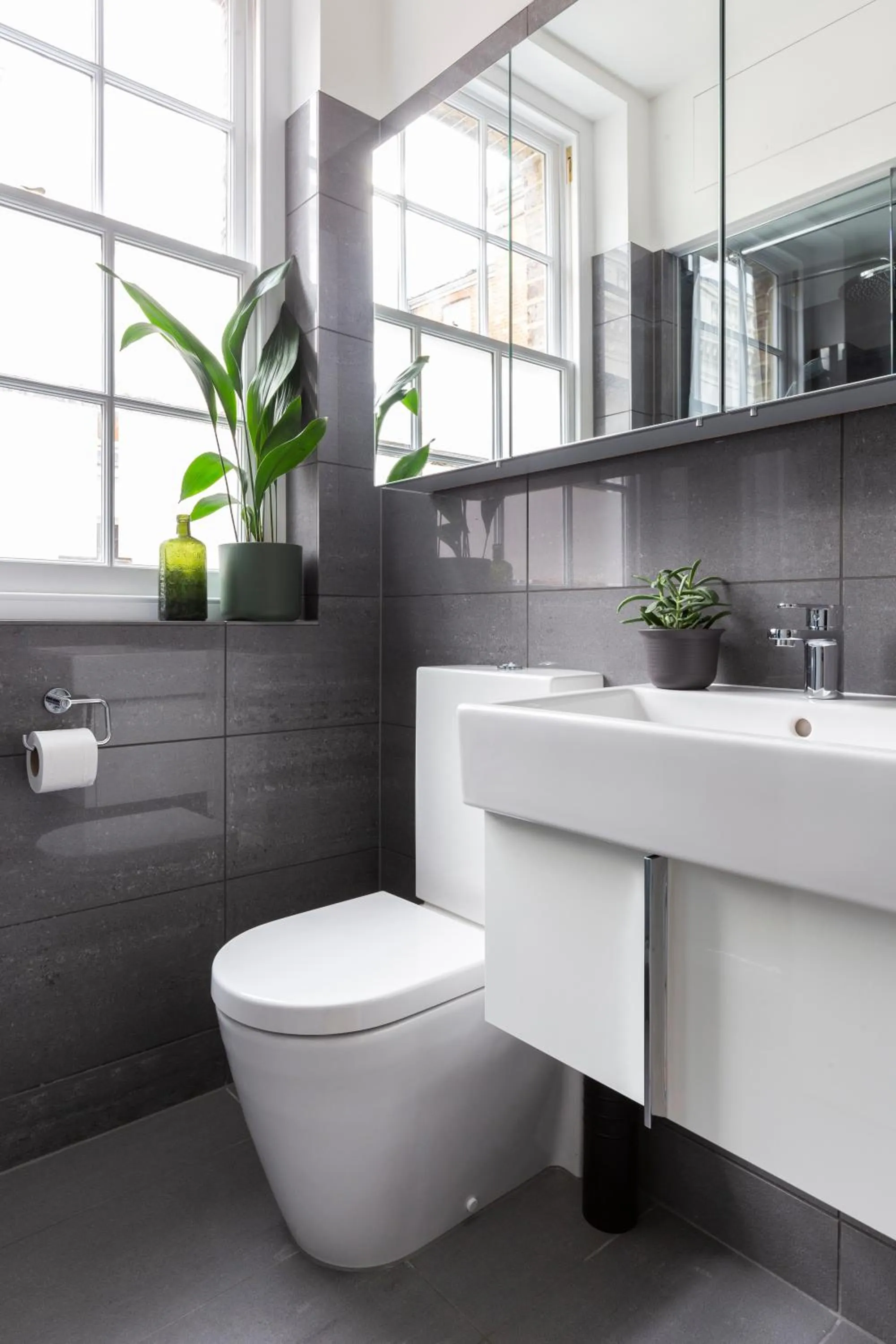 Bathroom in Bloomsbury By Viridian Apartments