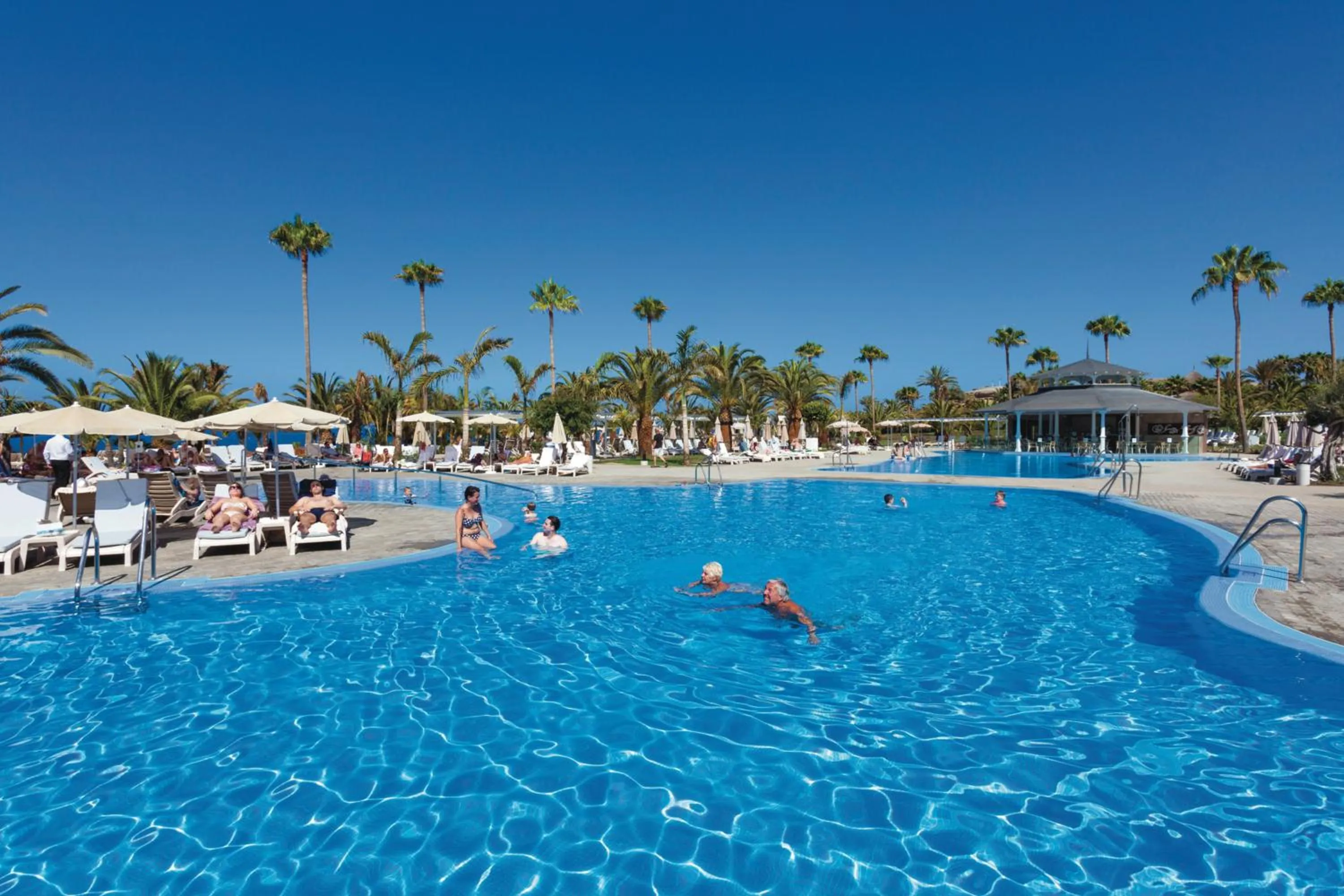 Swimming pool in Hotel Riu Palace Tenerife
