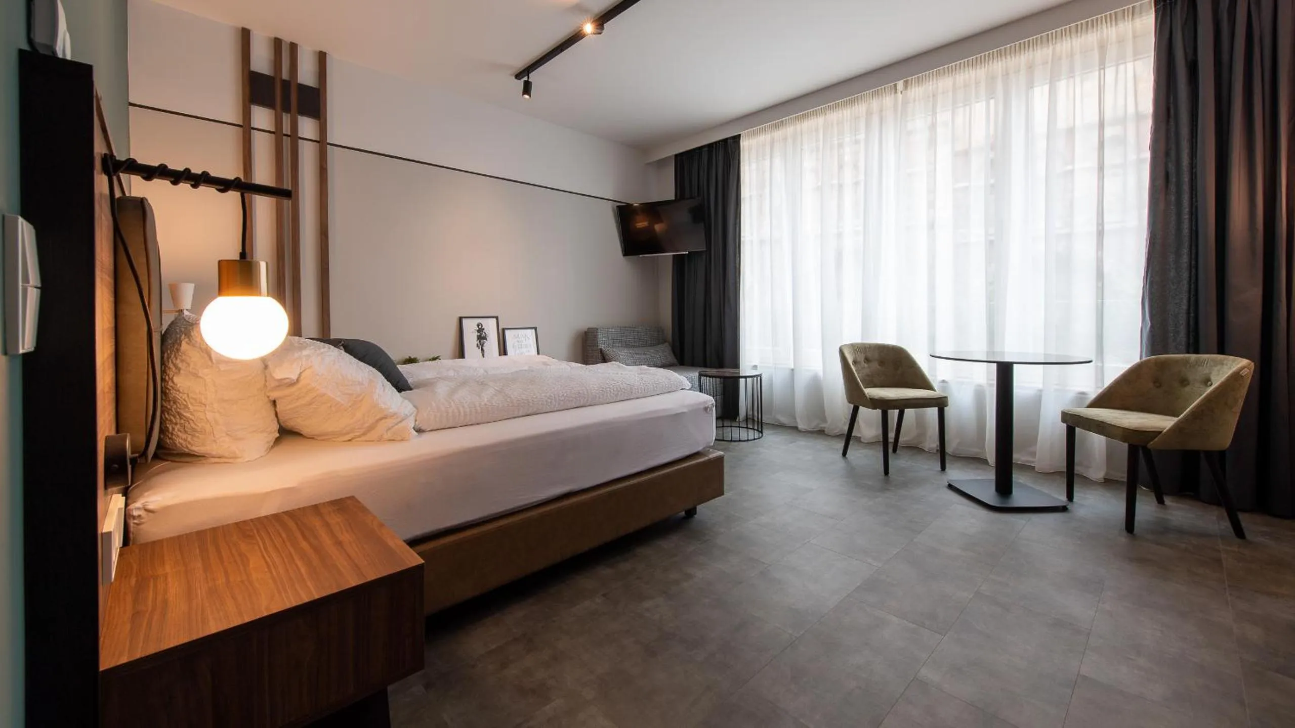 Bedroom, Bed in Metropol Apartments & Suites