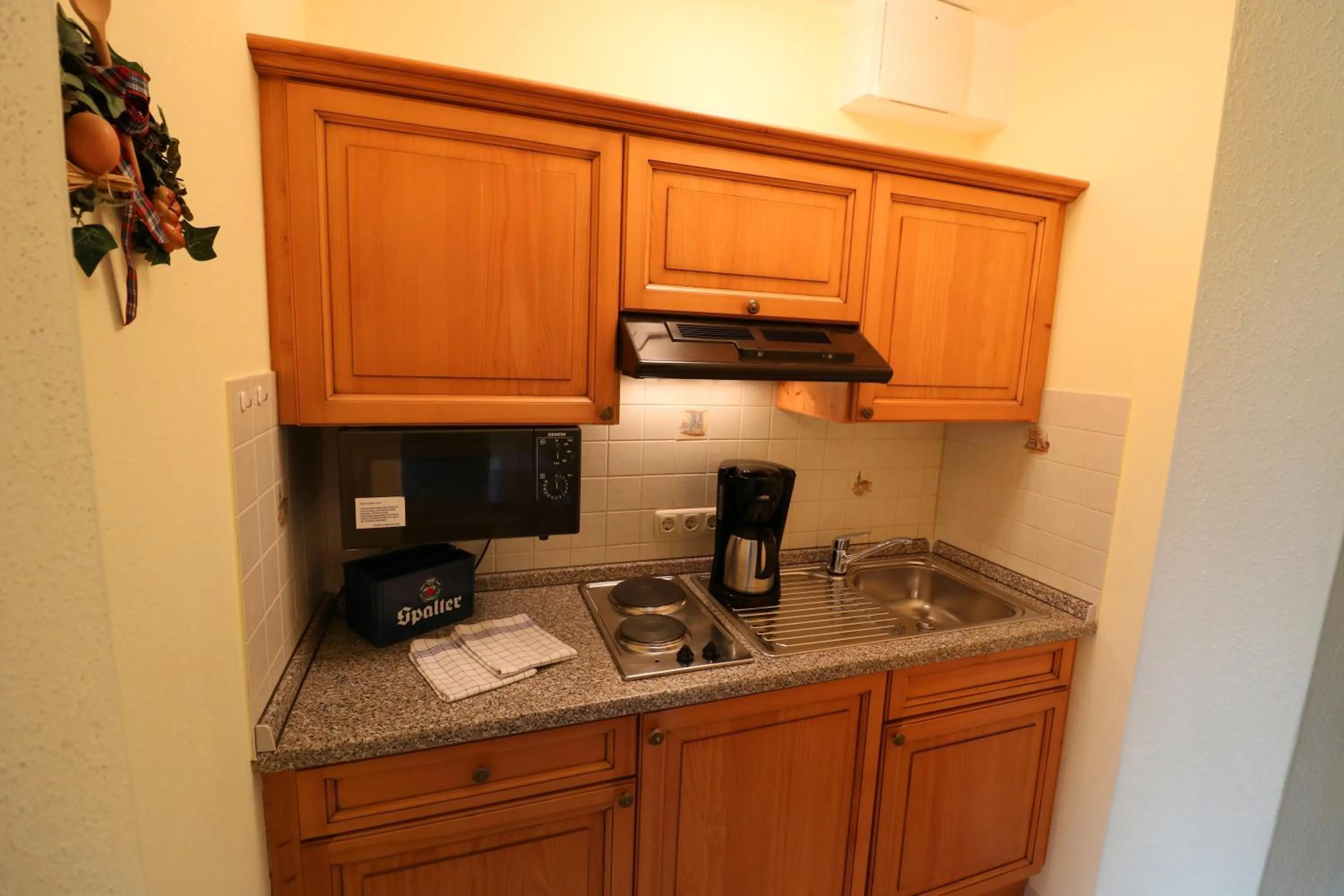 Kitchen or kitchenette in Ferienwohnung Zur Hopfenkönigin