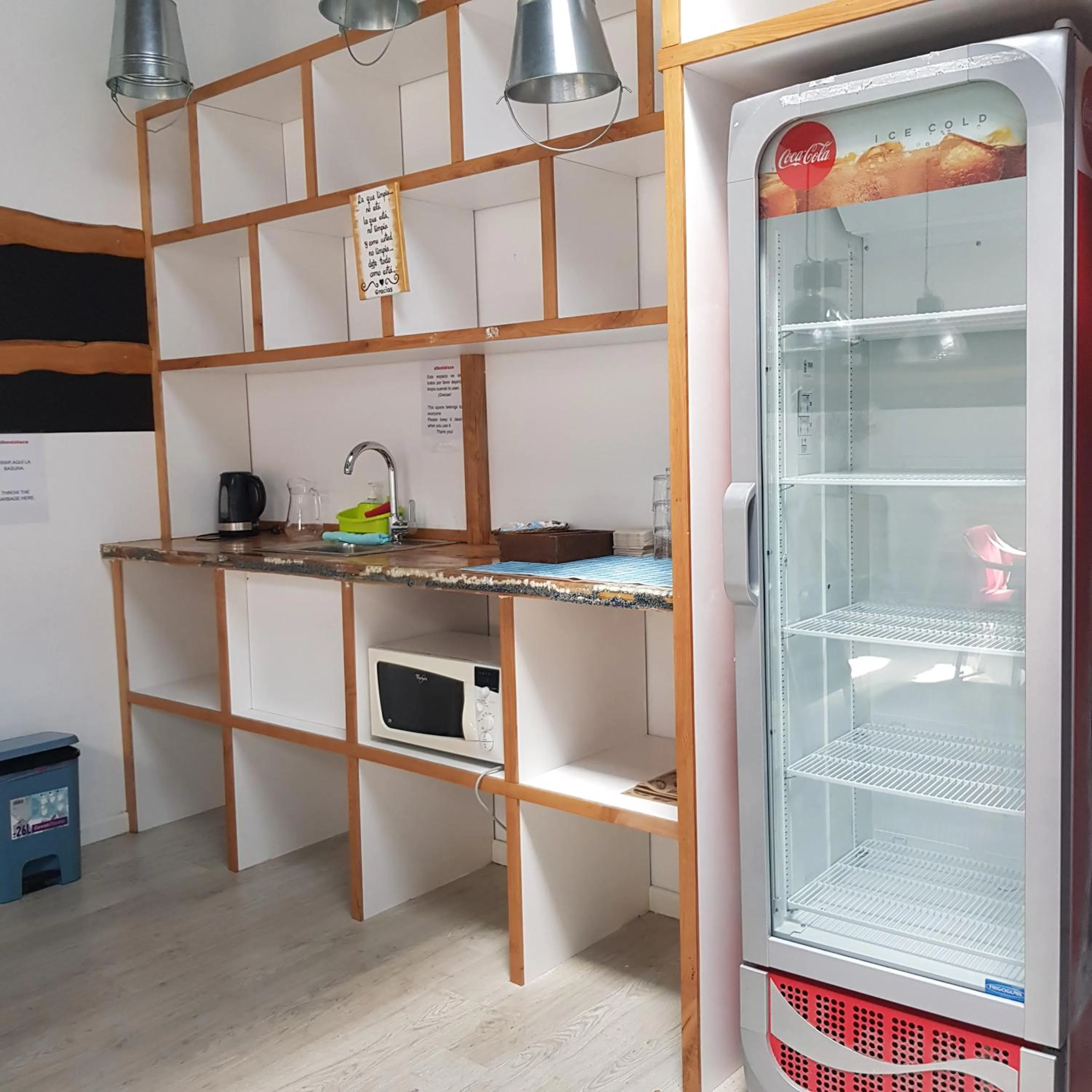 Kitchen or kitchenette in El Hostel & CO