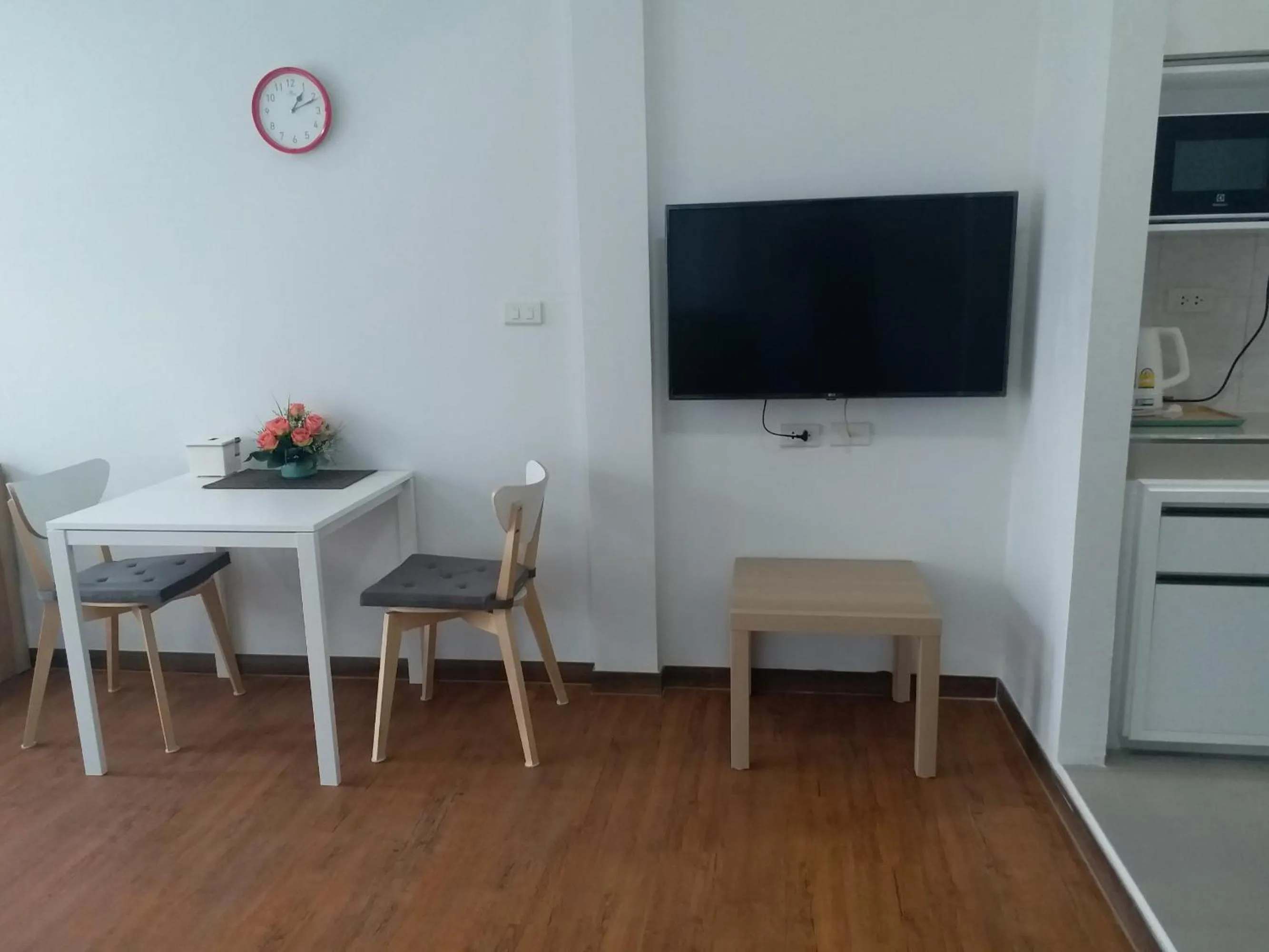 TV and multimedia in DD Garden Apartment 2