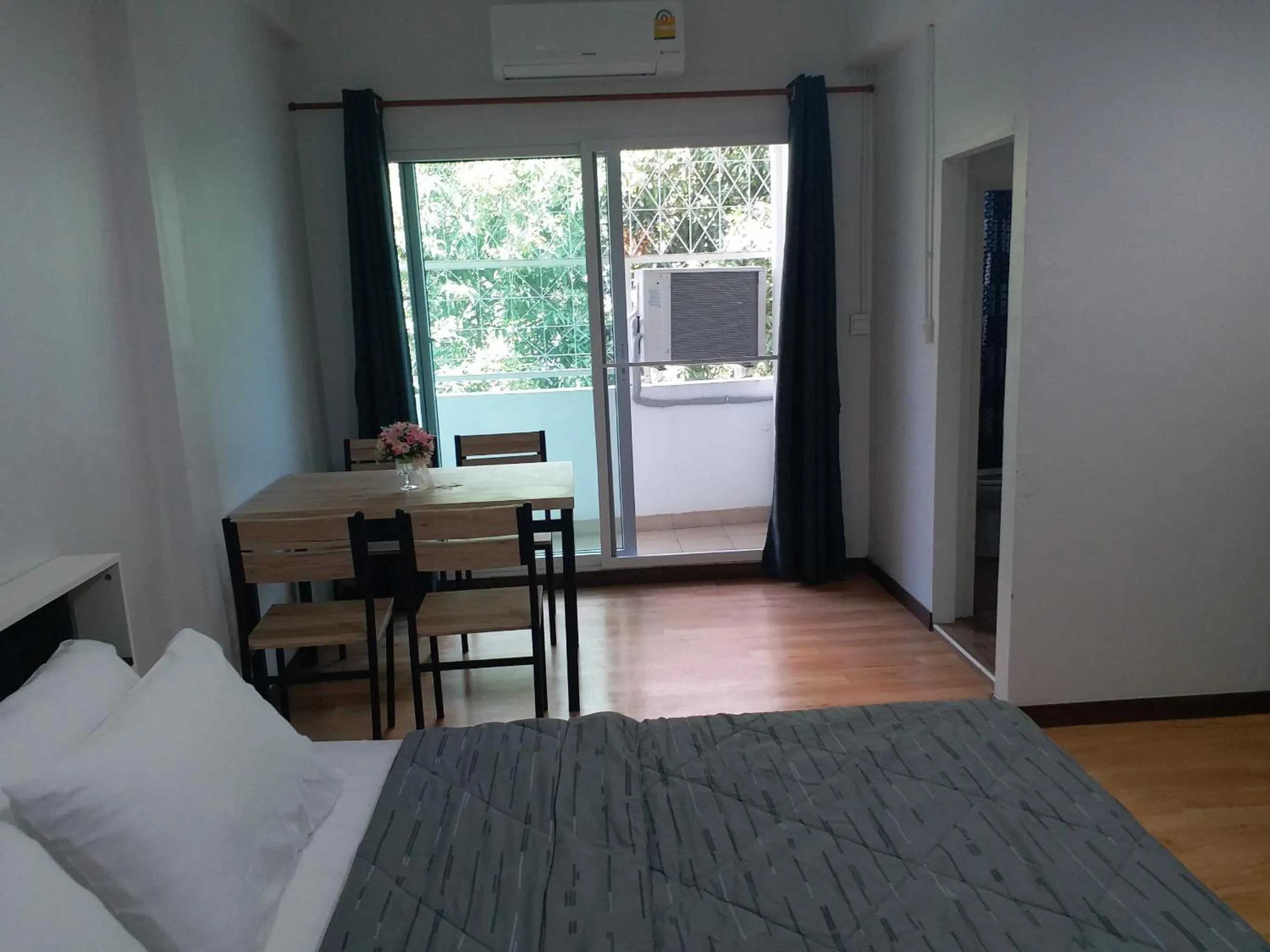 Bedroom, Bed in DD Garden Apartment 2