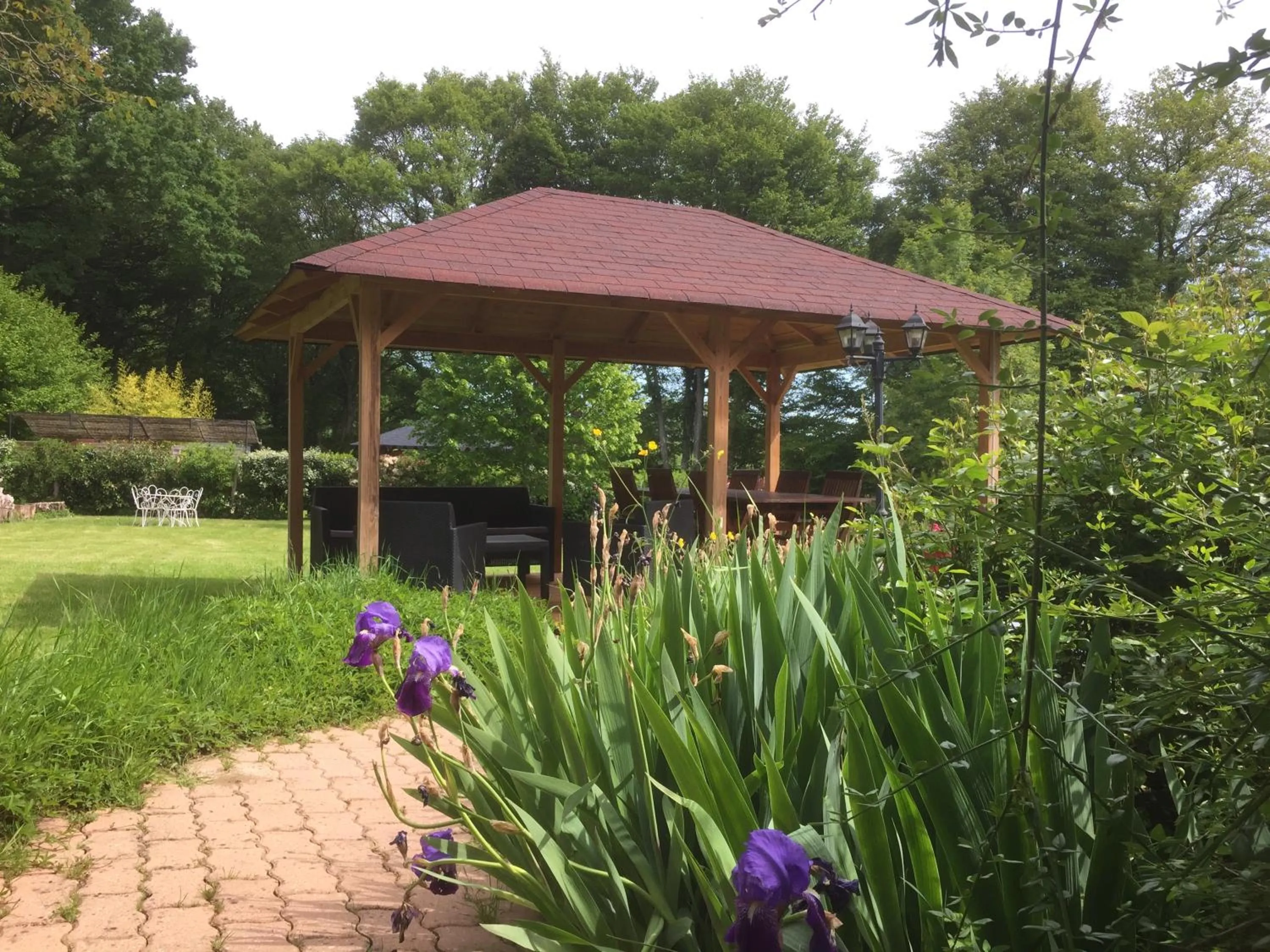 Patio in Chambre d'Hôtes du Domaine de la Haute Poignandiere