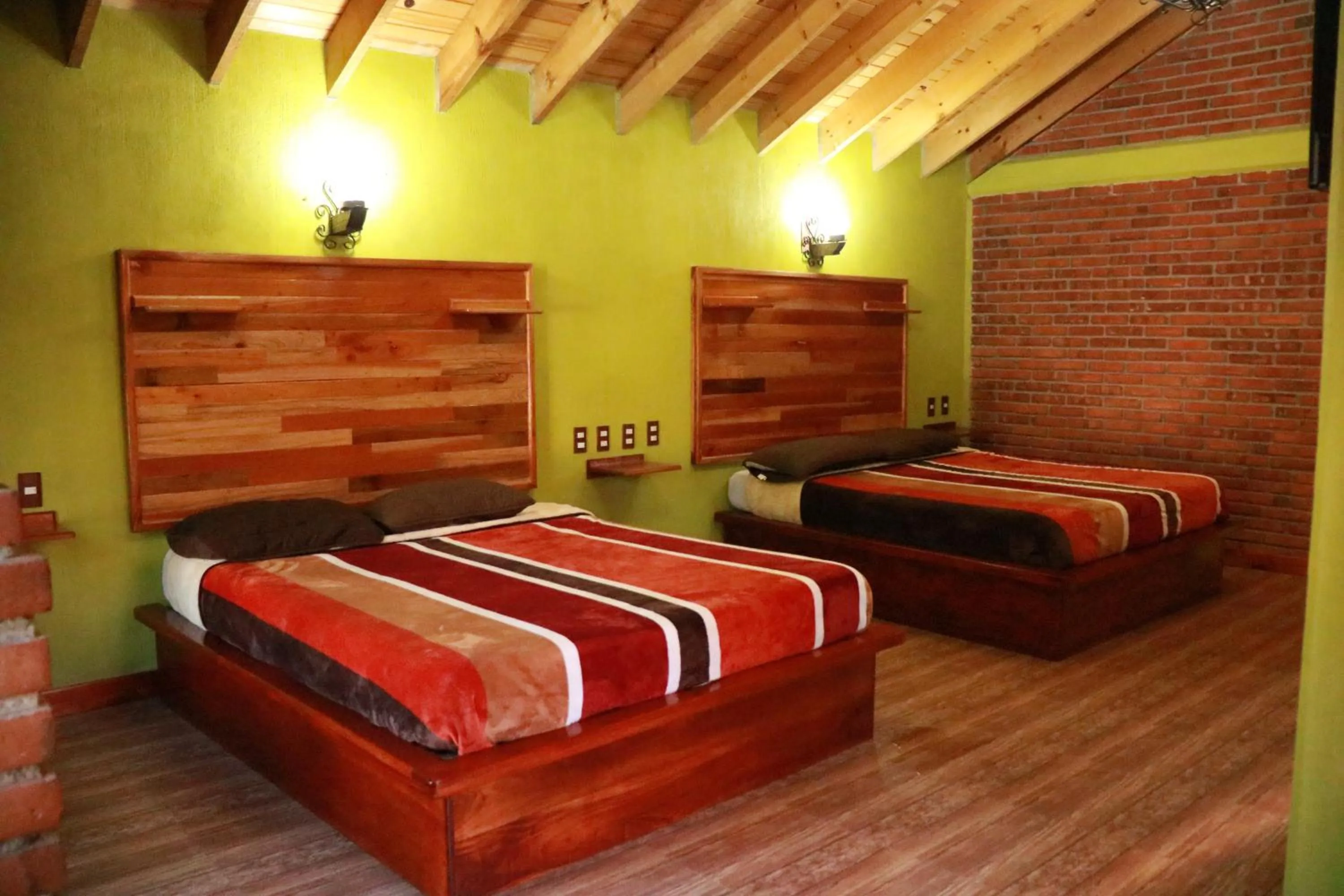 Photo of the whole room, Bed in Cabañas del Bosque