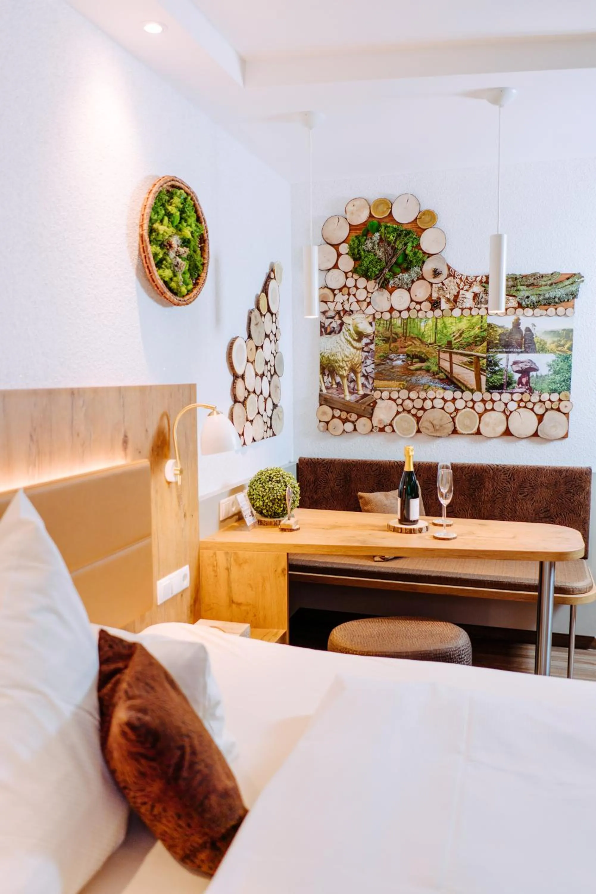 Photo of the whole room, Bed in Garni-Hotel Goldenes Lamm