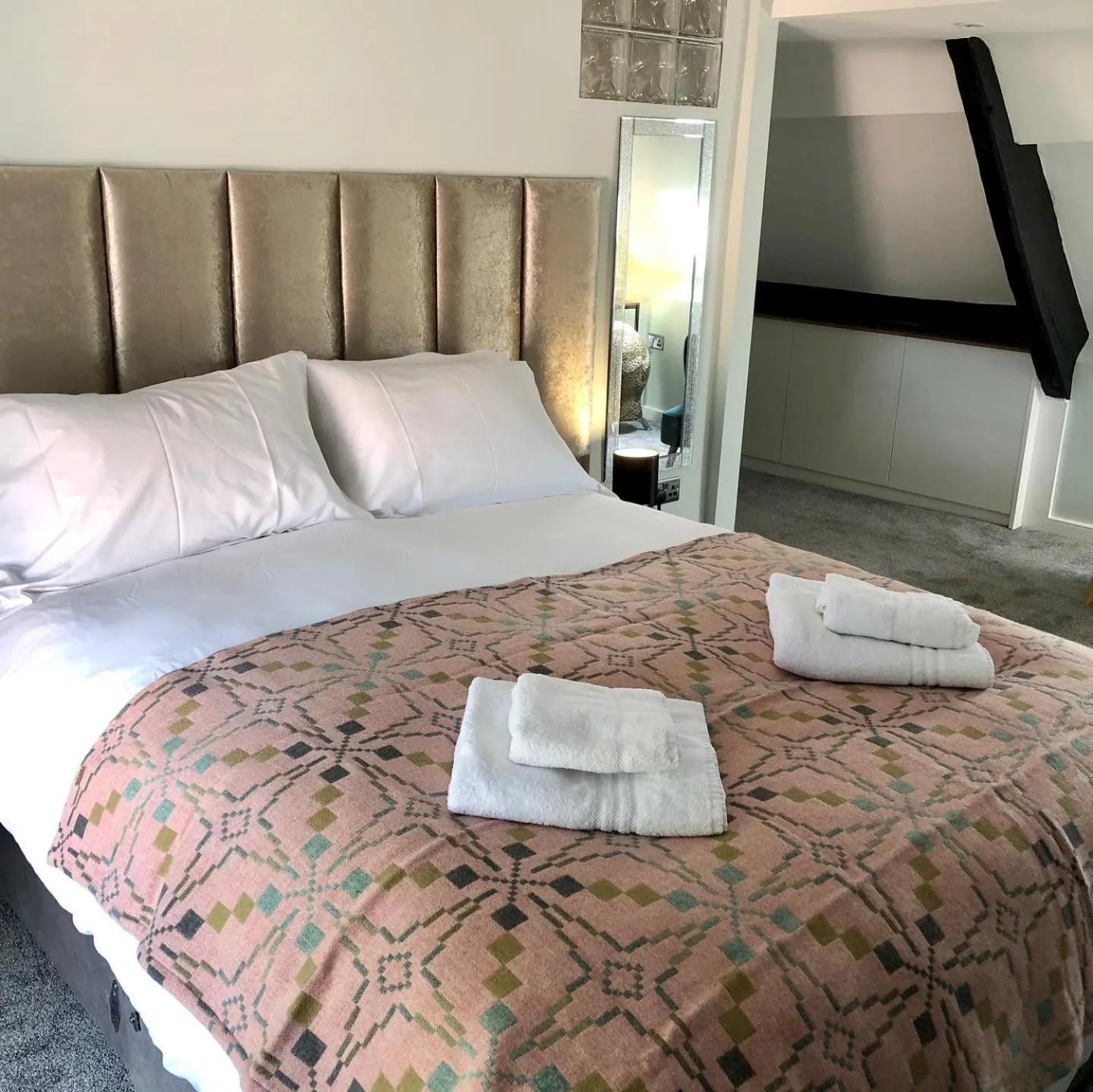 Bed in Mount Street House