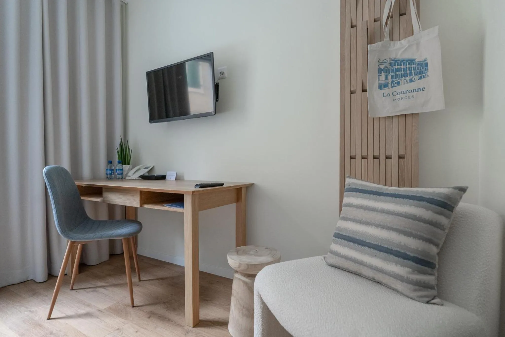 Bedroom in Hôtel de la Couronne