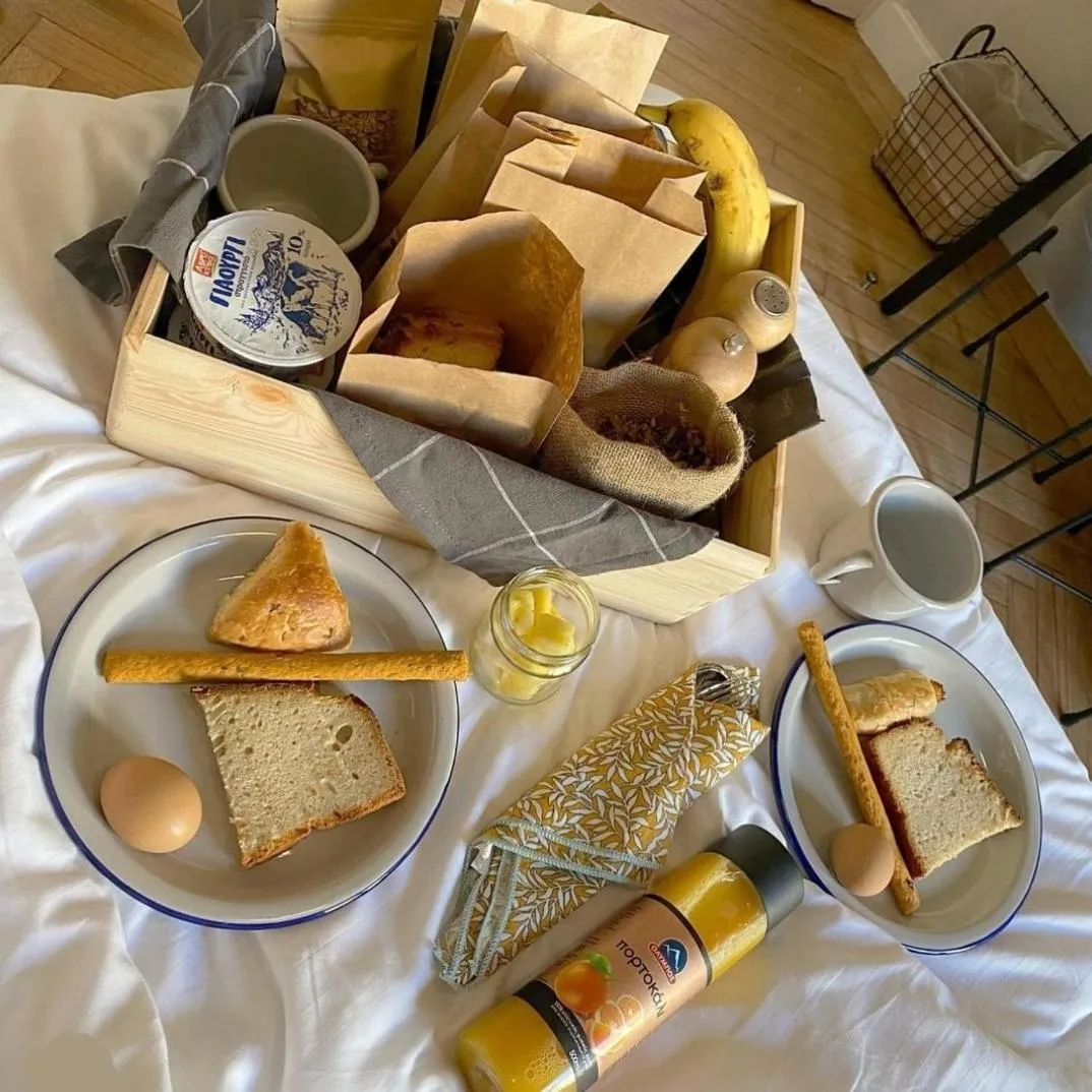 Food and drinks in Moon And Stars Athens