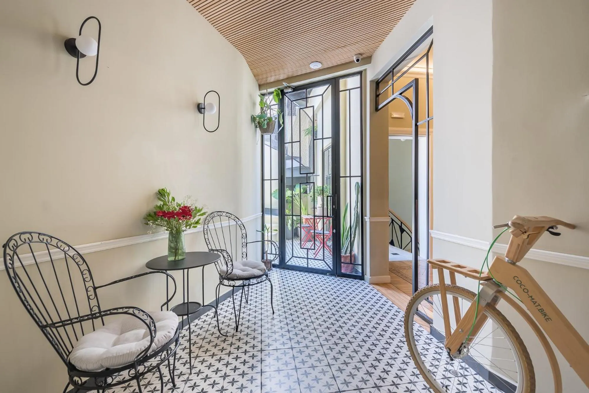 Seating area in Moon And Stars Athens