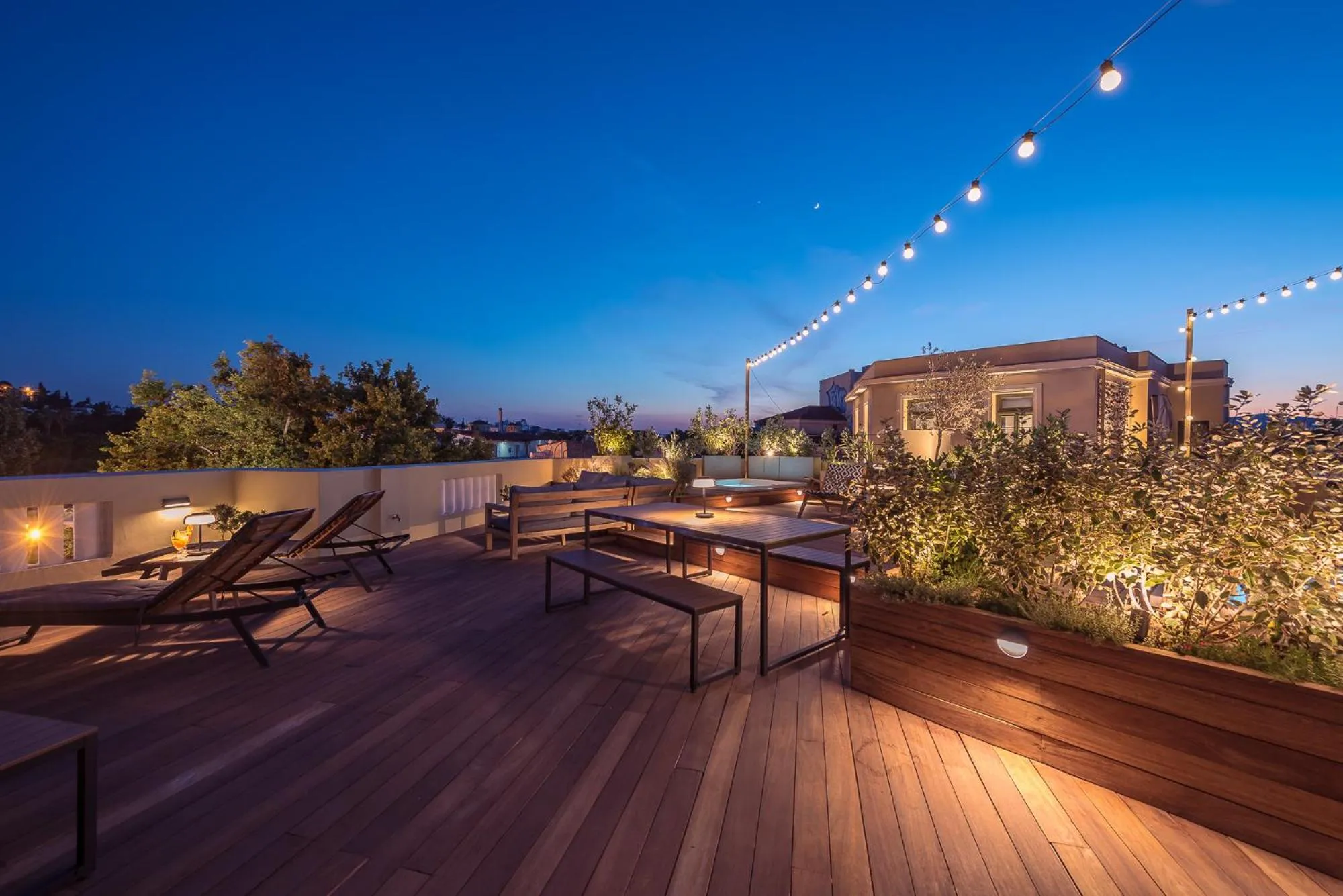 Night in Moon And Stars Athens