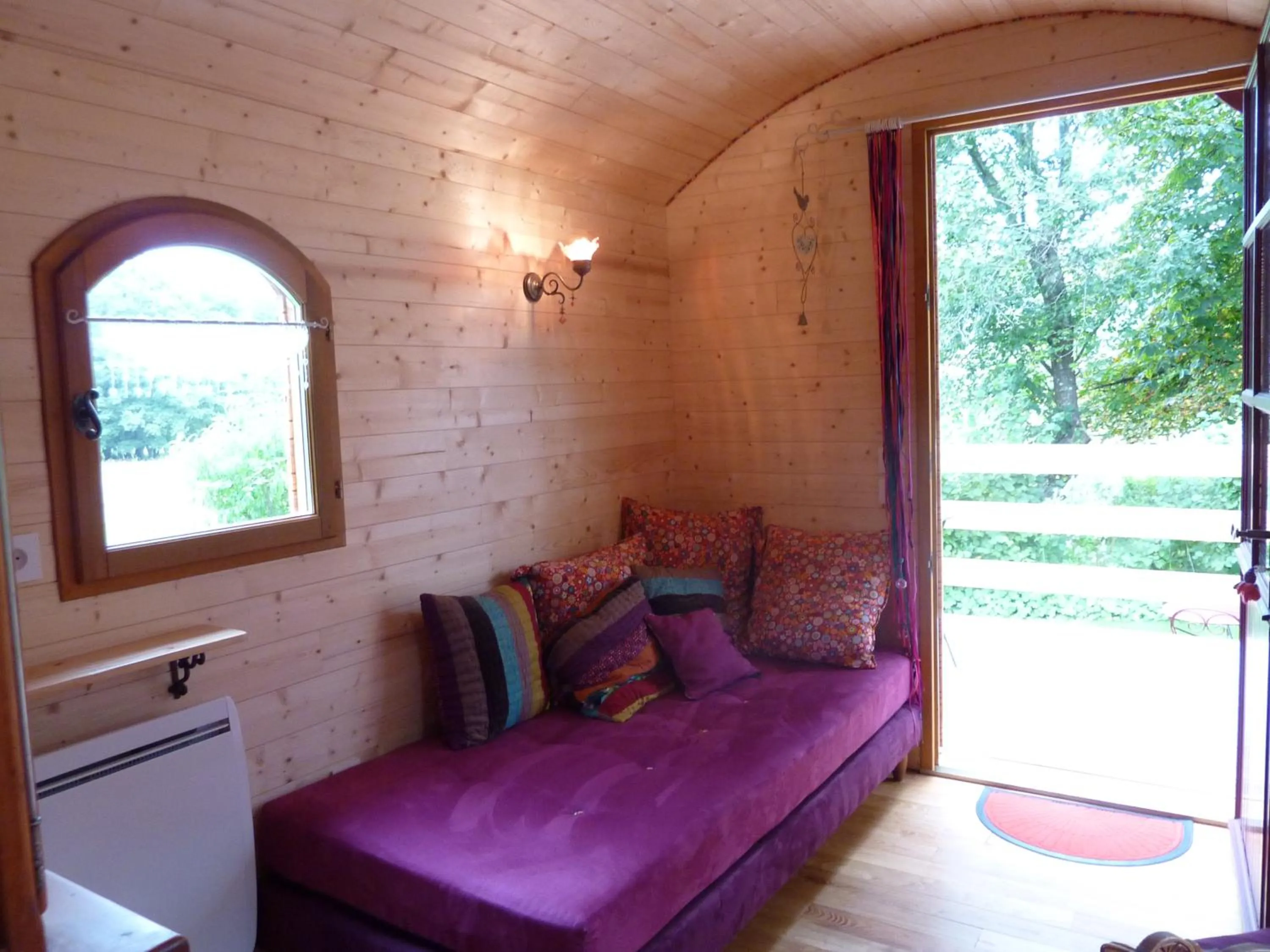 Seating area in Roulotte le temps de rever