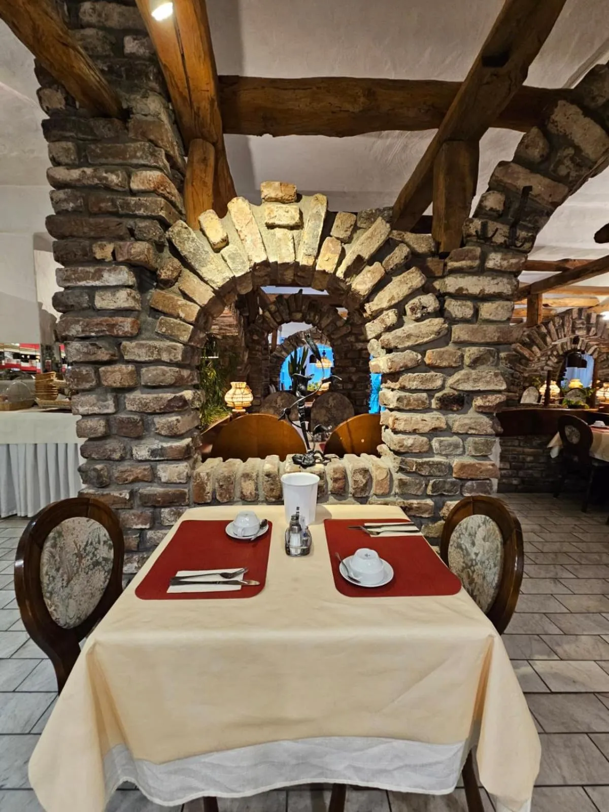 Restaurant/places to eat in Atomis Hotel Düsseldorf City