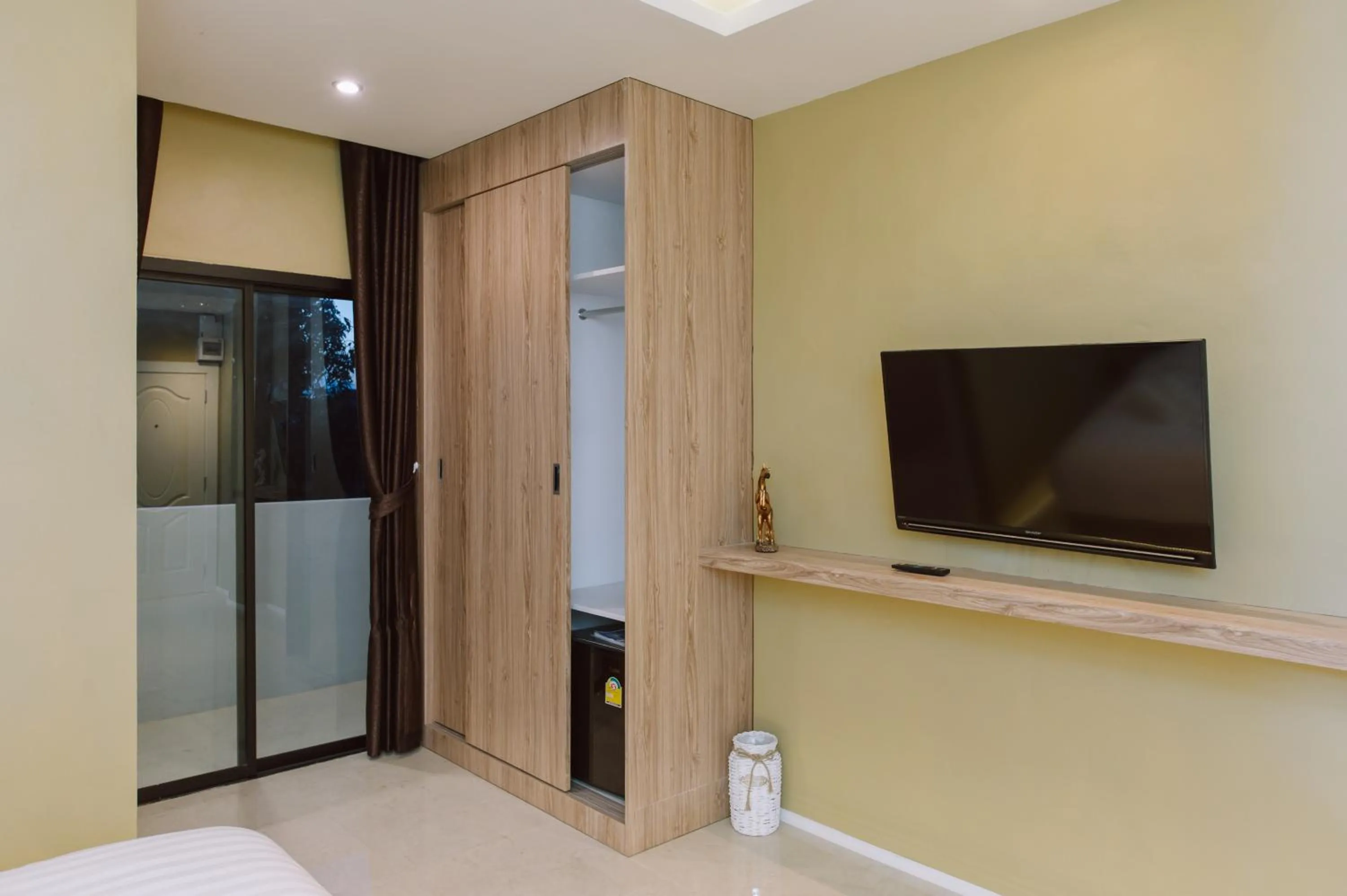 Bed in The Cape Hotel