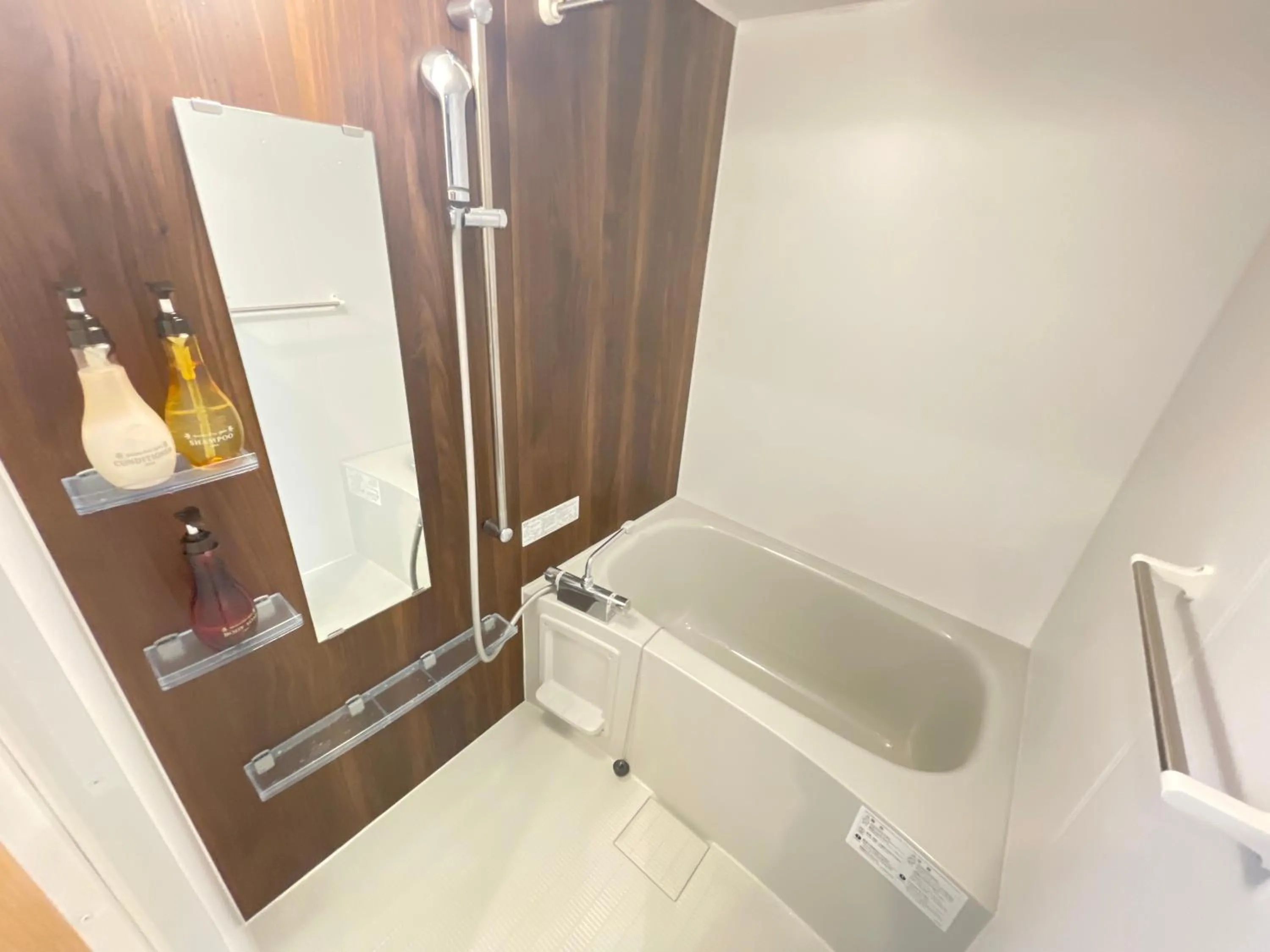 Bathroom in BiBi Hotel コンベンションベイ