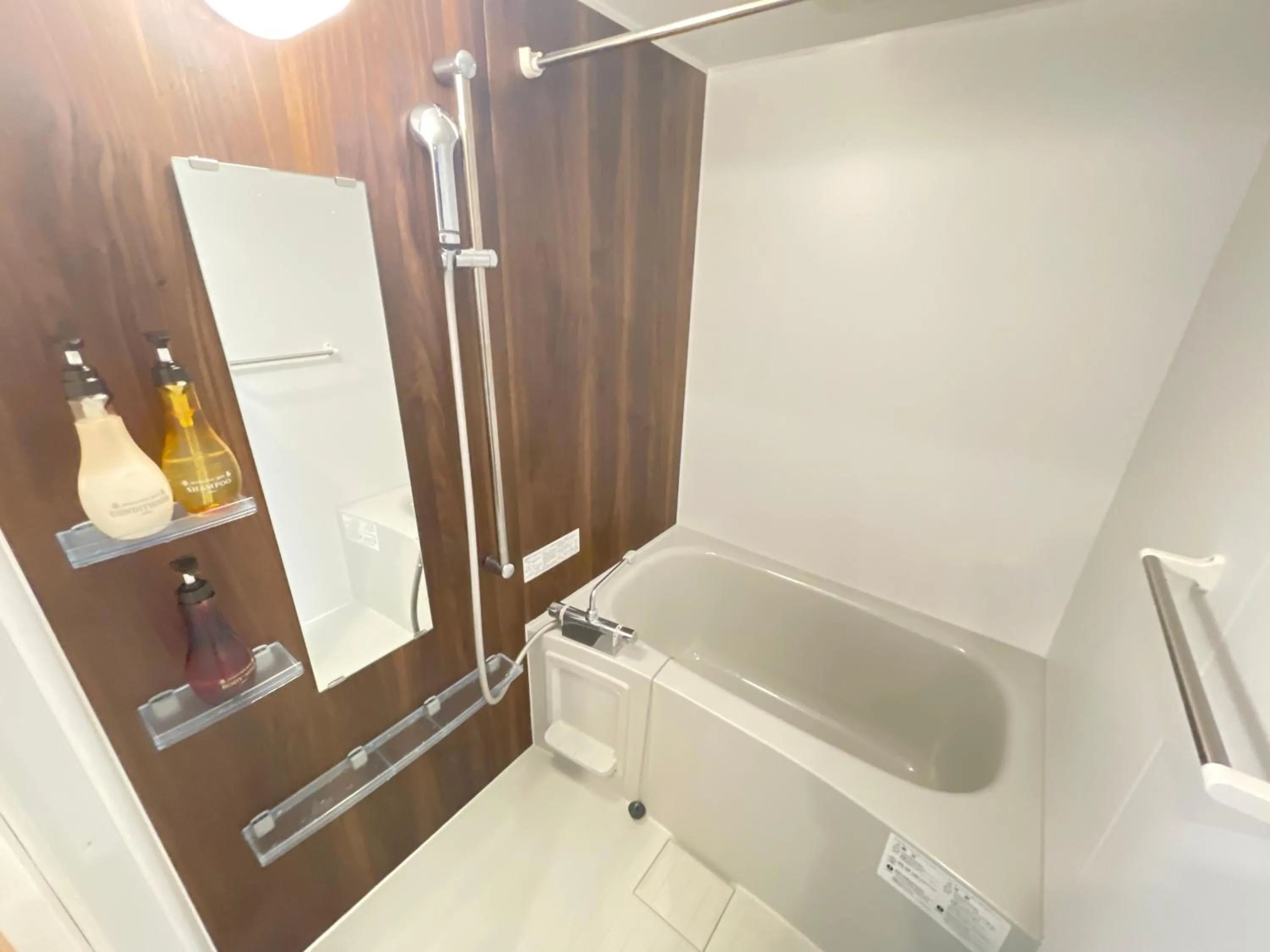 Bathroom in BiBi Hotel コンベンションベイ