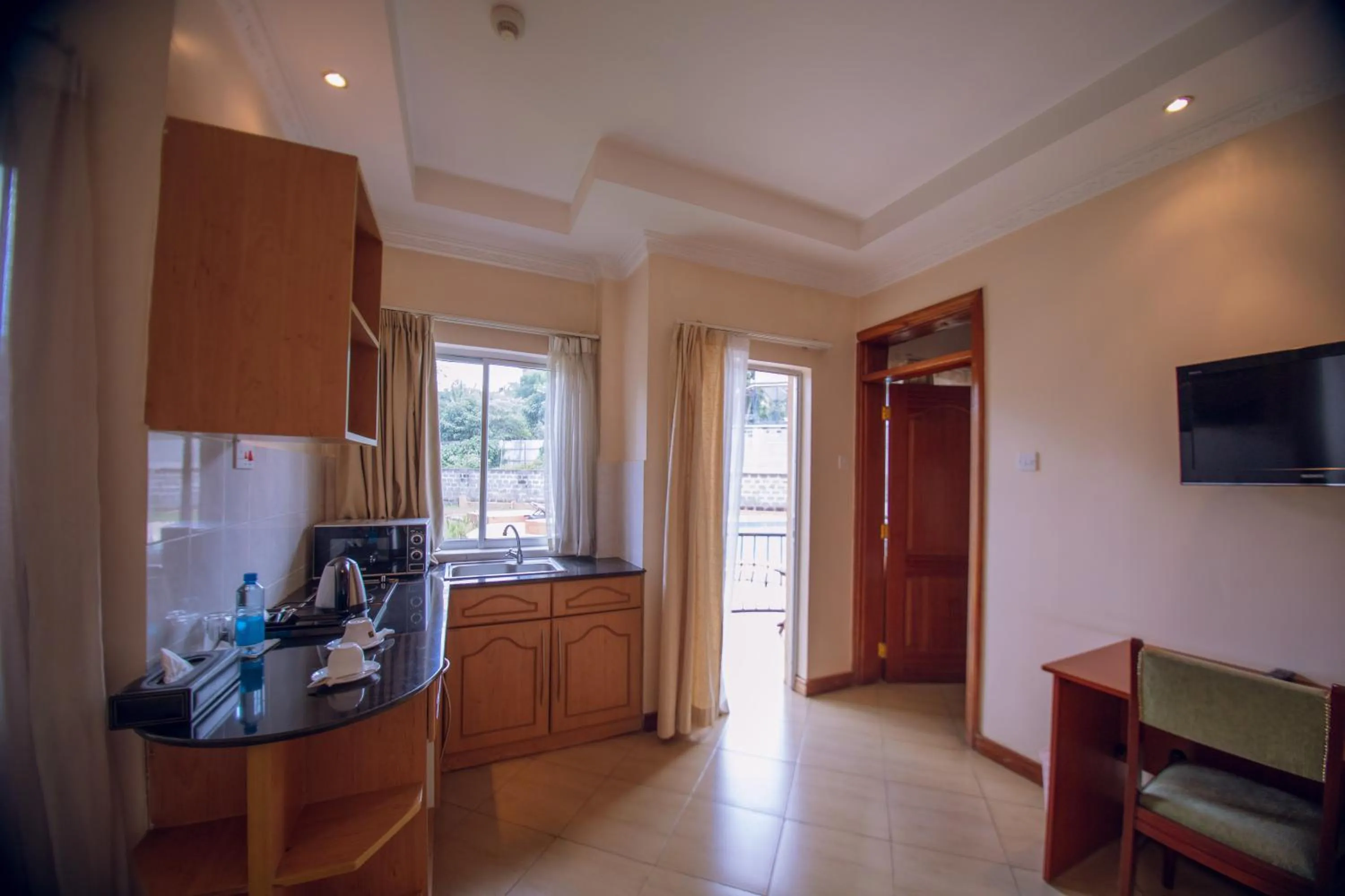 Seating area in Longview Suites Hotel